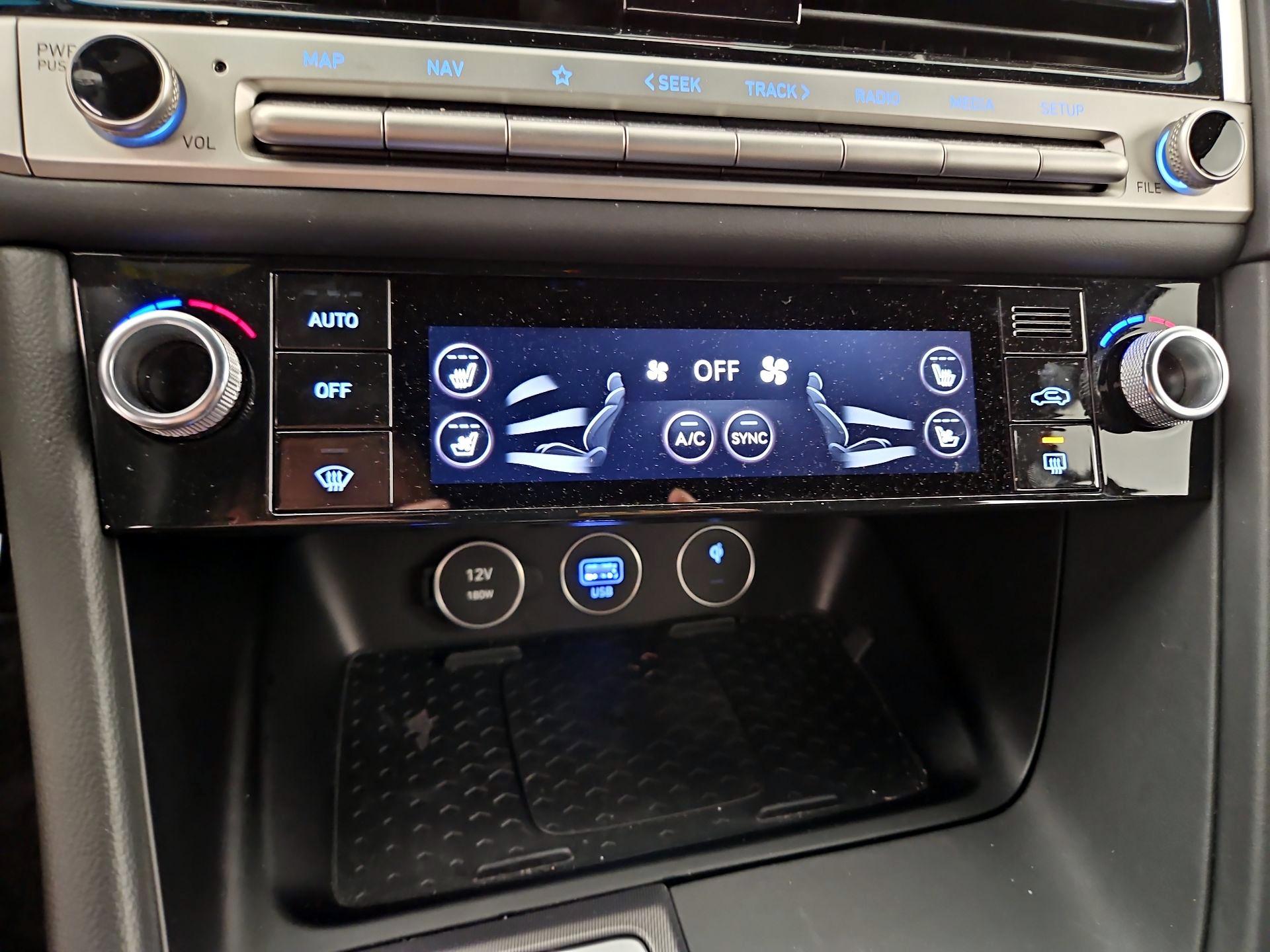 Thumbnail: 2024 Genesis G70 - 17