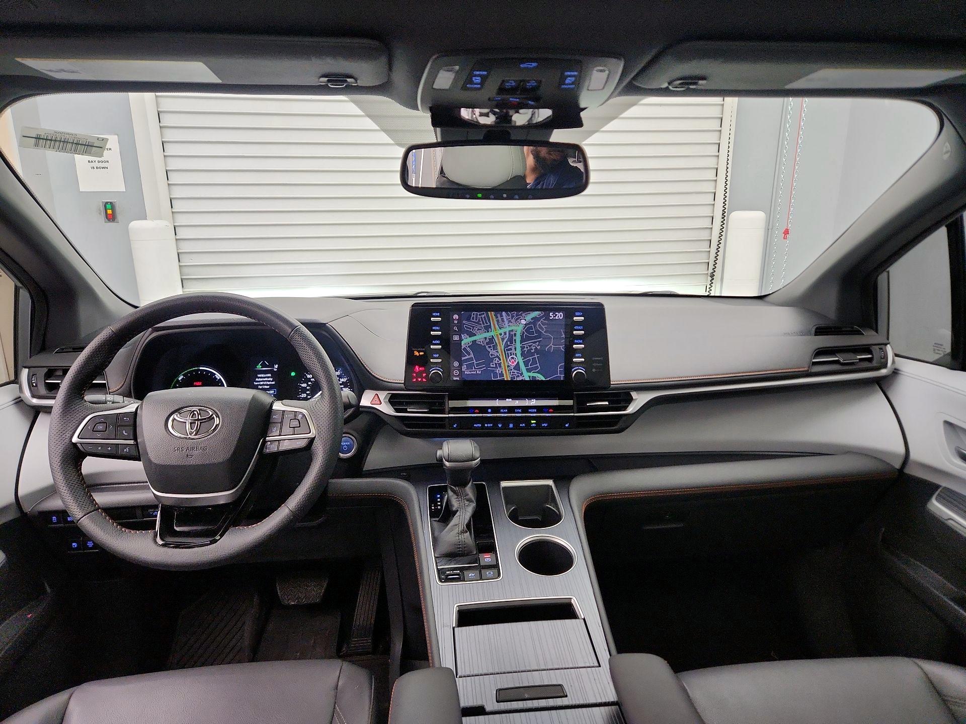 Thumbnail: 2023 Toyota Sienna - 9