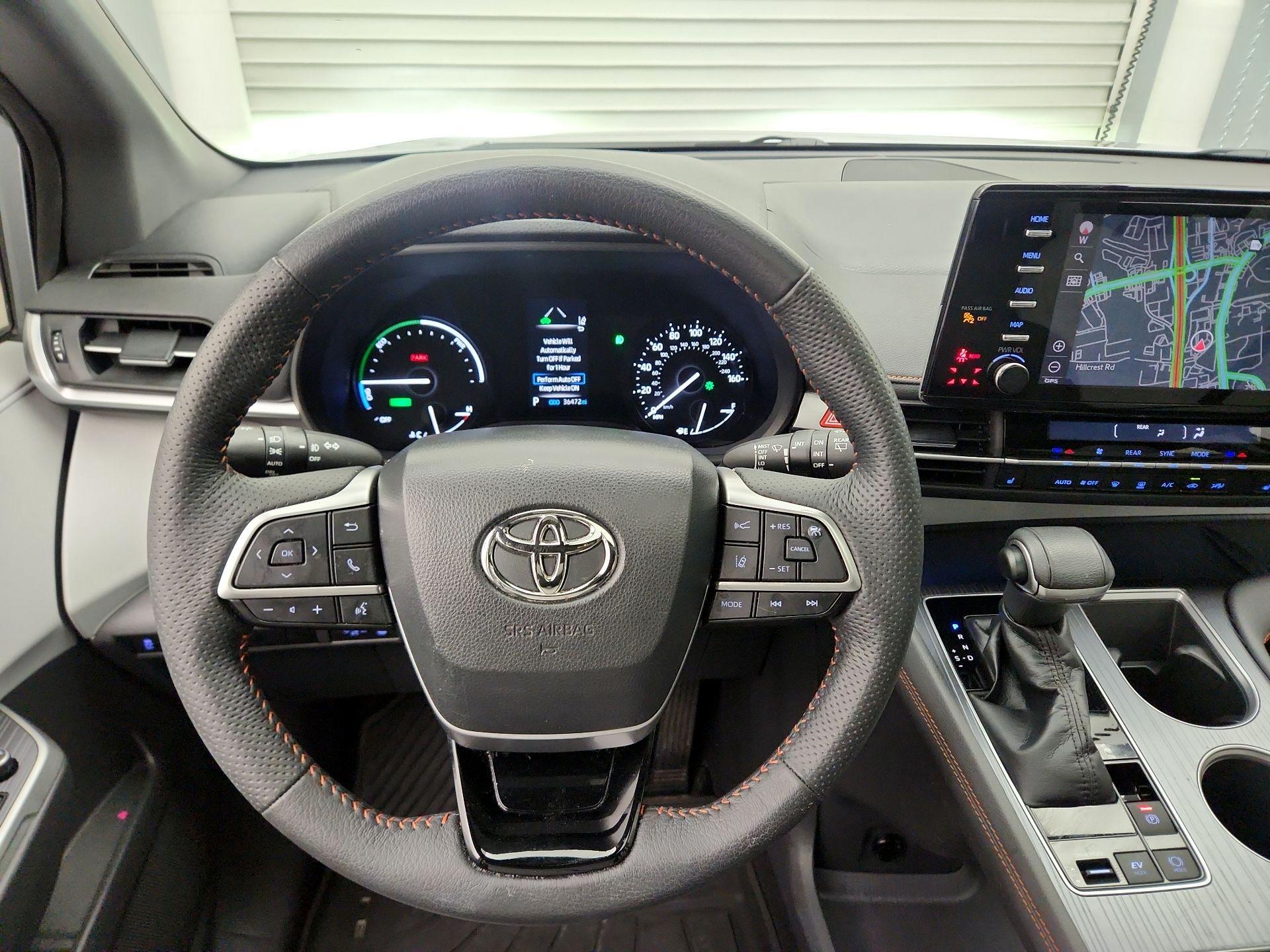 Thumbnail: 2023 Toyota Sienna - 10