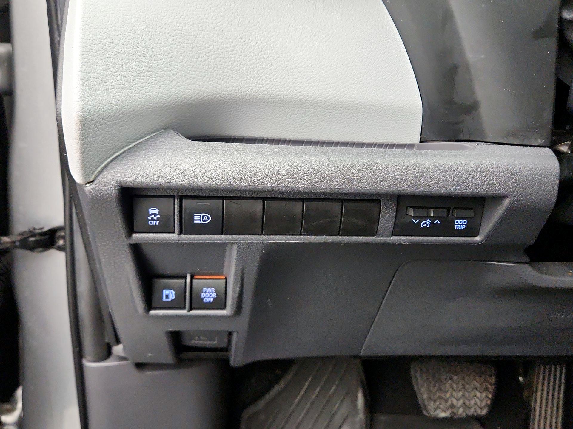 Thumbnail: 2023 Toyota Sienna - 13