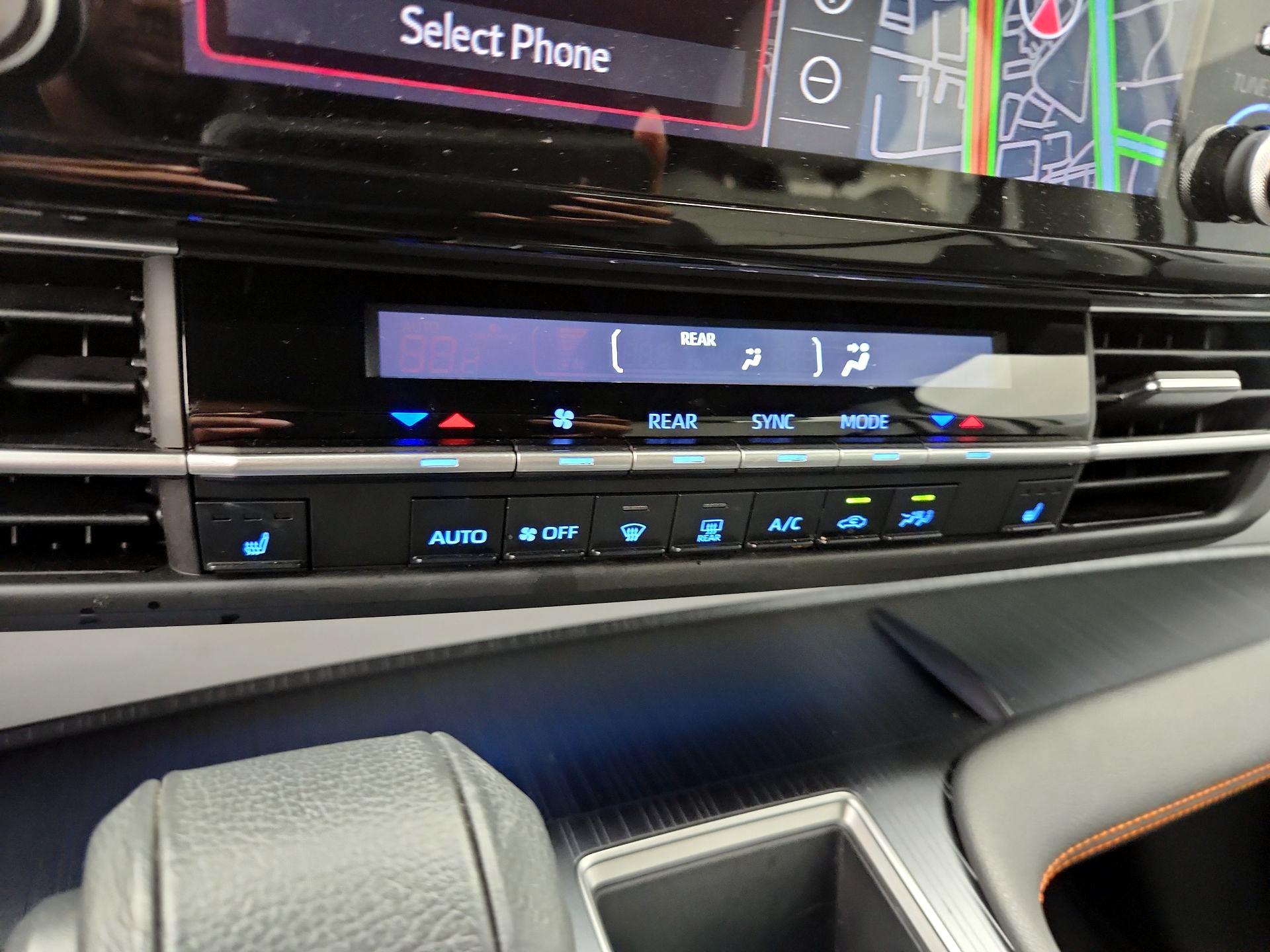 Thumbnail: 2023 Toyota Sienna - 17