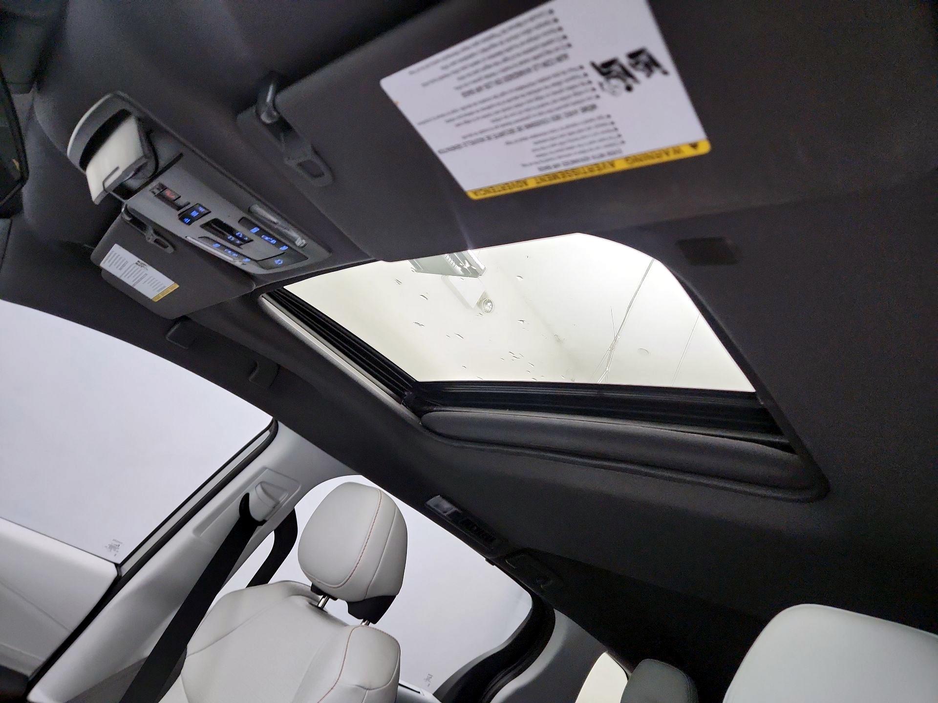 Thumbnail: 2023 Toyota Sienna - 20