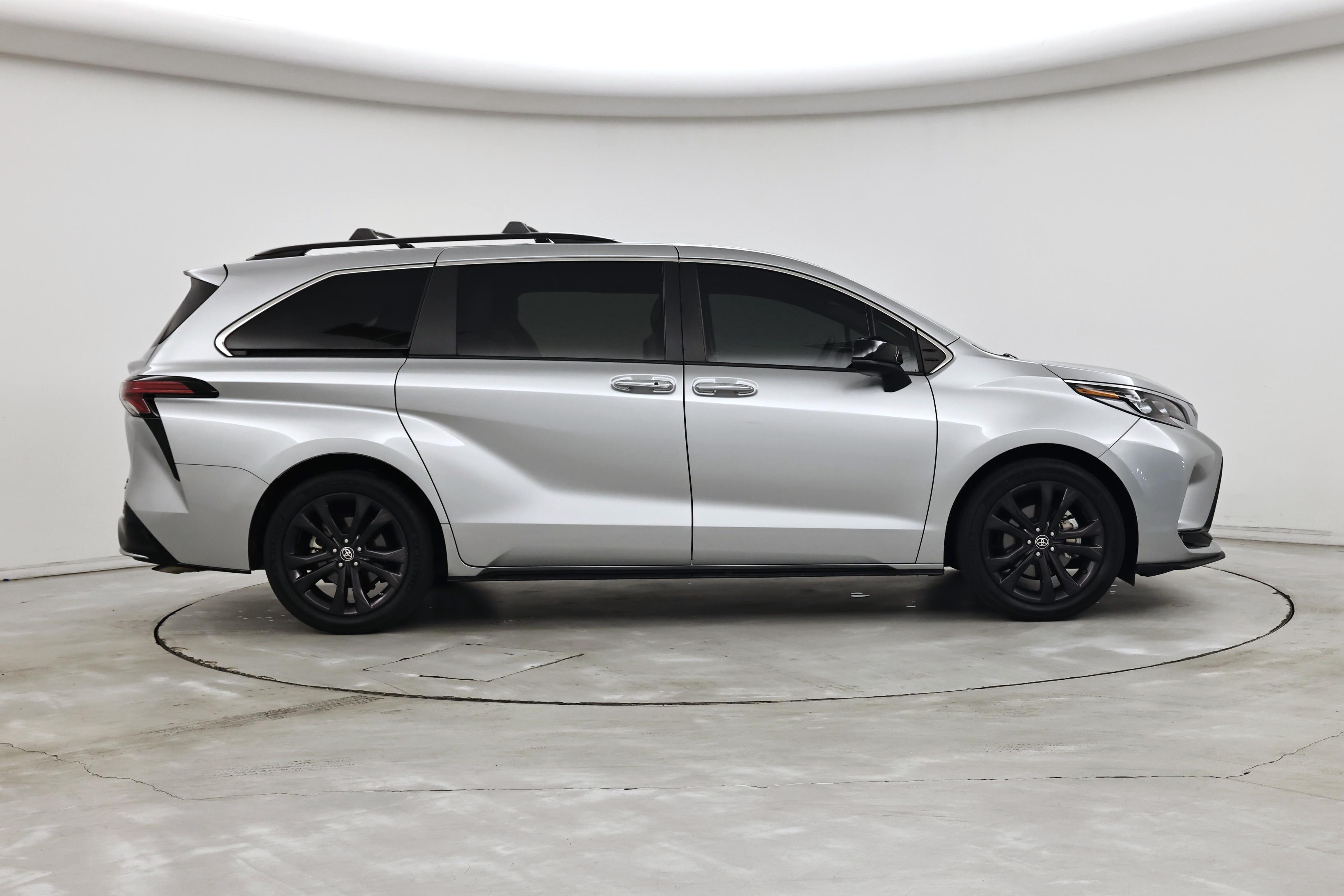 Thumbnail: 2023 Toyota Sienna - 7