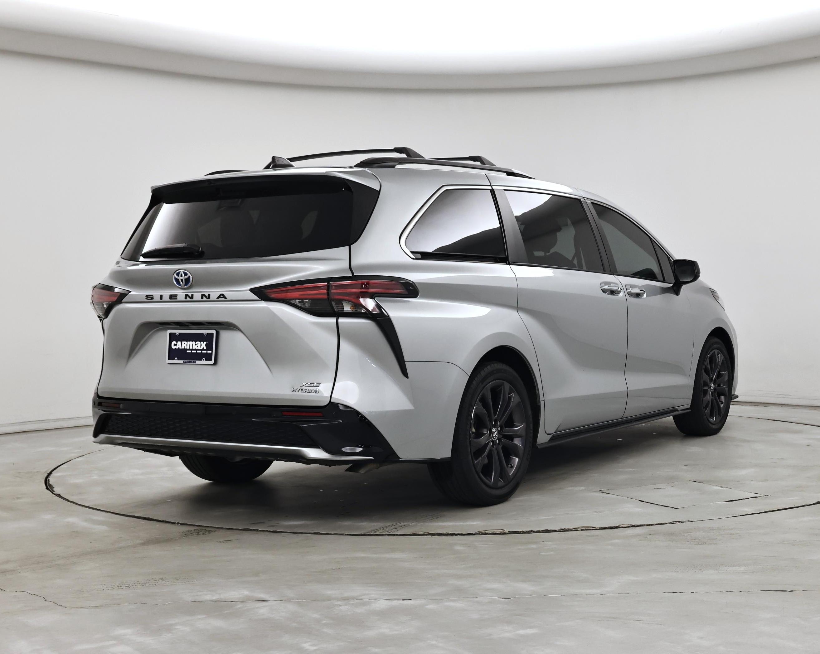 Thumbnail: 2023 Toyota Sienna - 8