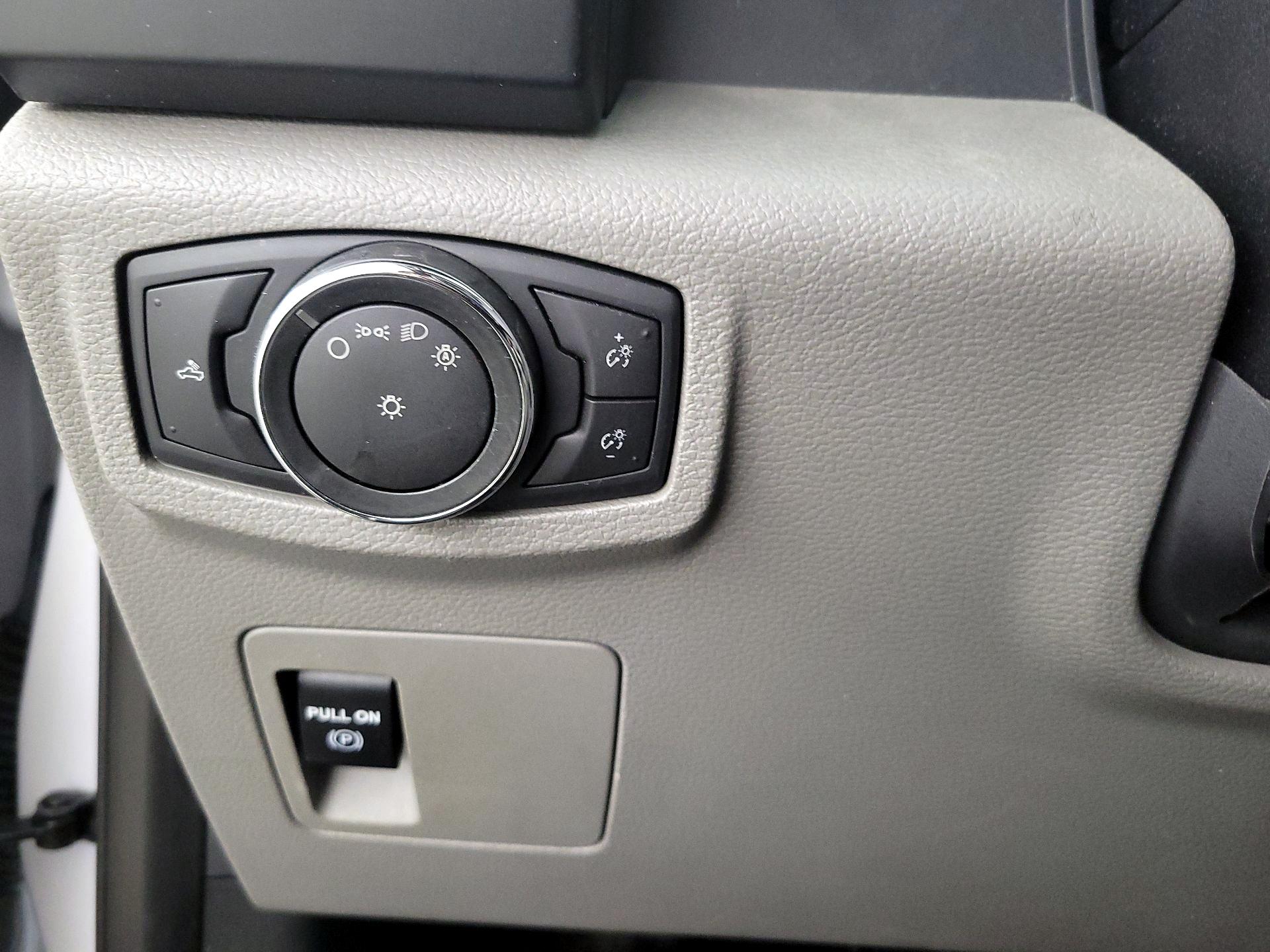 Thumbnail: 2016 Ford F-150 - 13
