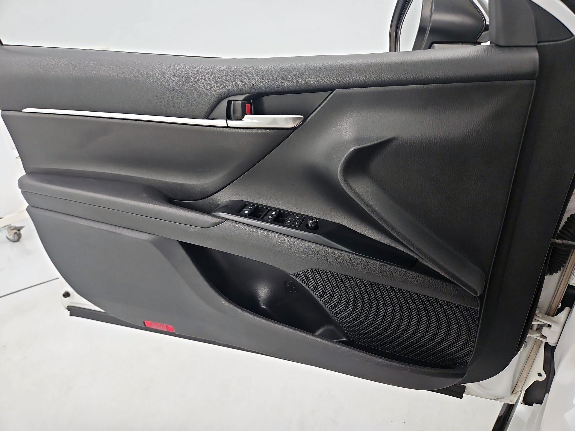 Thumbnail: 2020 Toyota Camry - 12