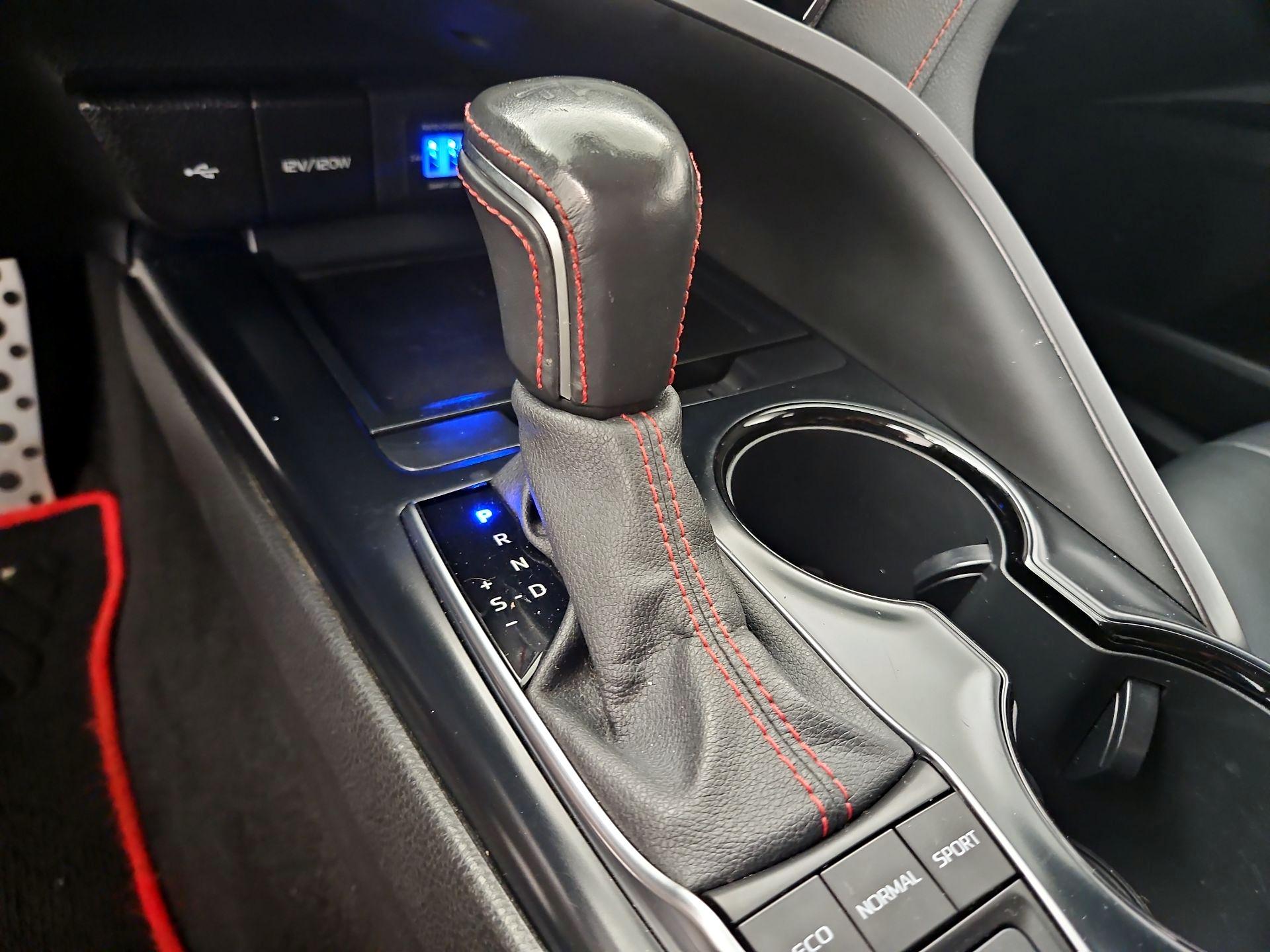 Thumbnail: 2020 Toyota Camry - 17