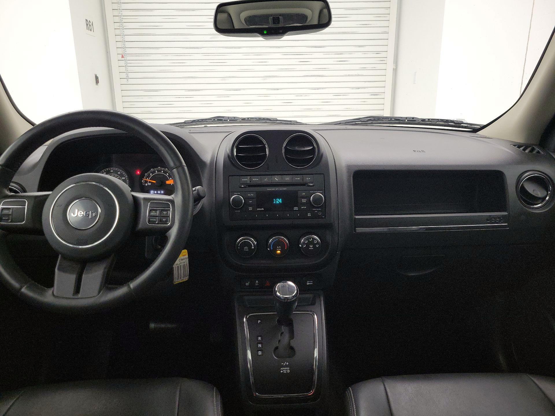 Thumbnail: 2015 Jeep Patriot - 9