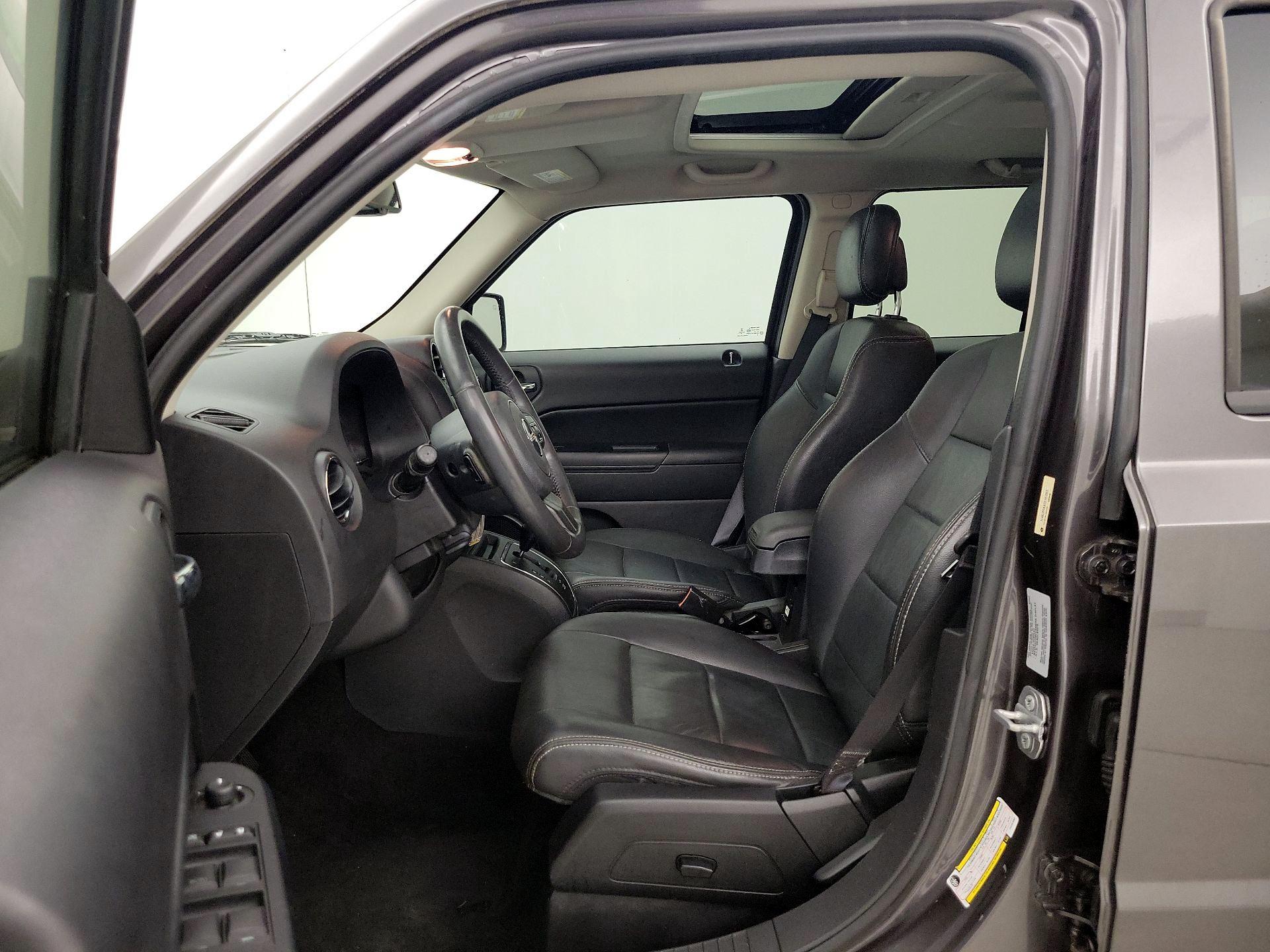 Thumbnail: 2015 Jeep Patriot - 11