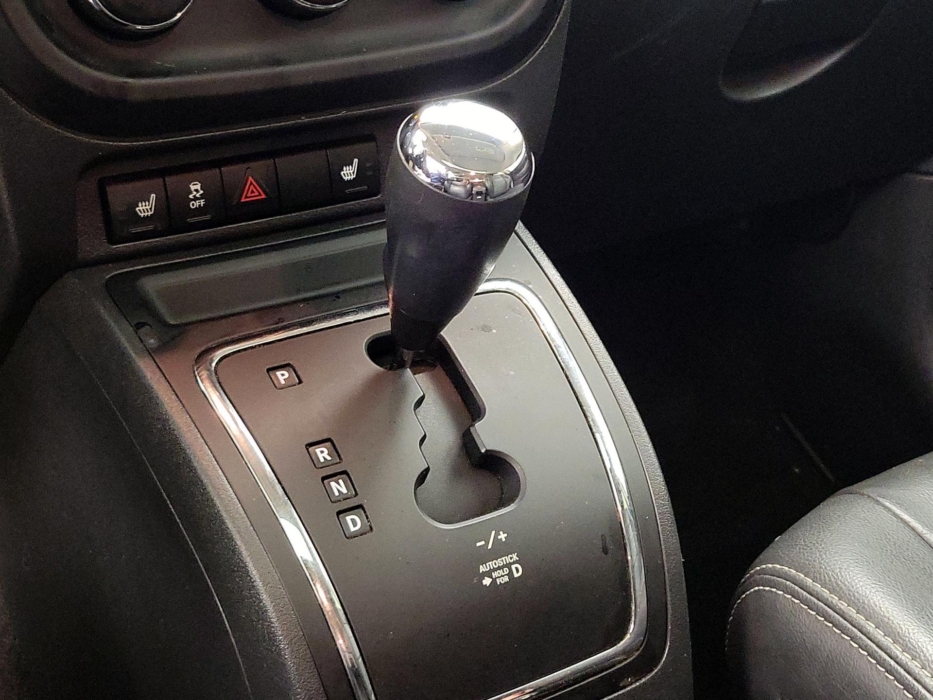 Thumbnail: 2015 Jeep Patriot - 15