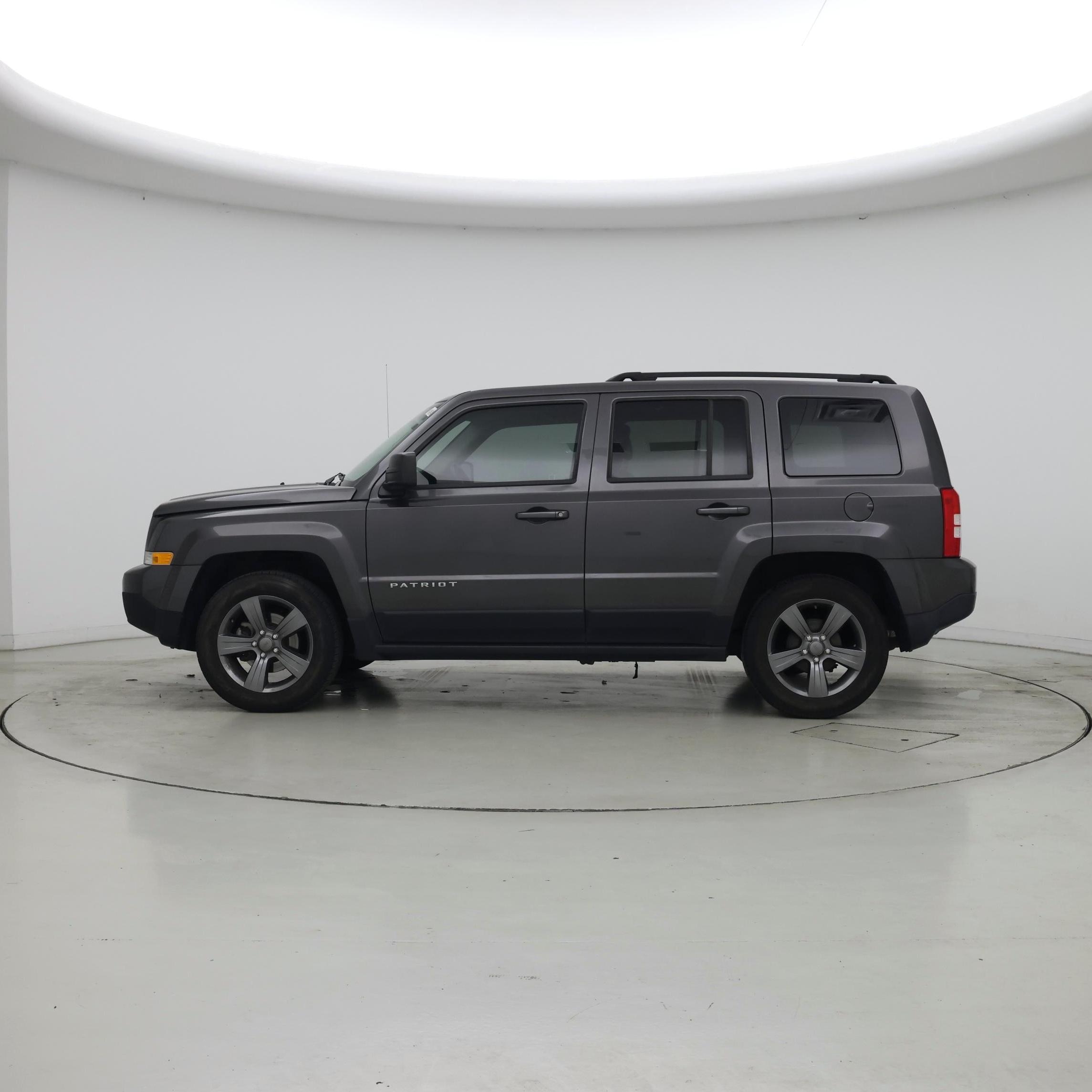 Thumbnail: 2015 Jeep Patriot - 3