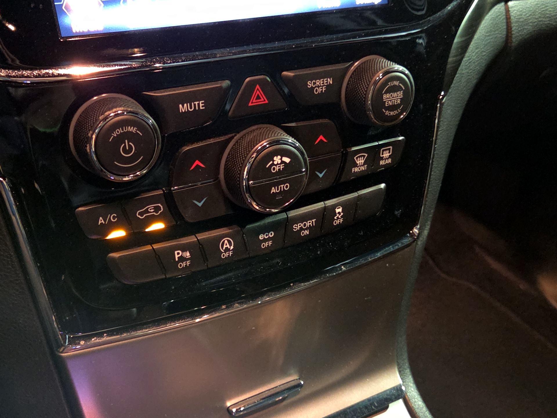 Thumbnail: 2019 Jeep Grand Cherokee - 17