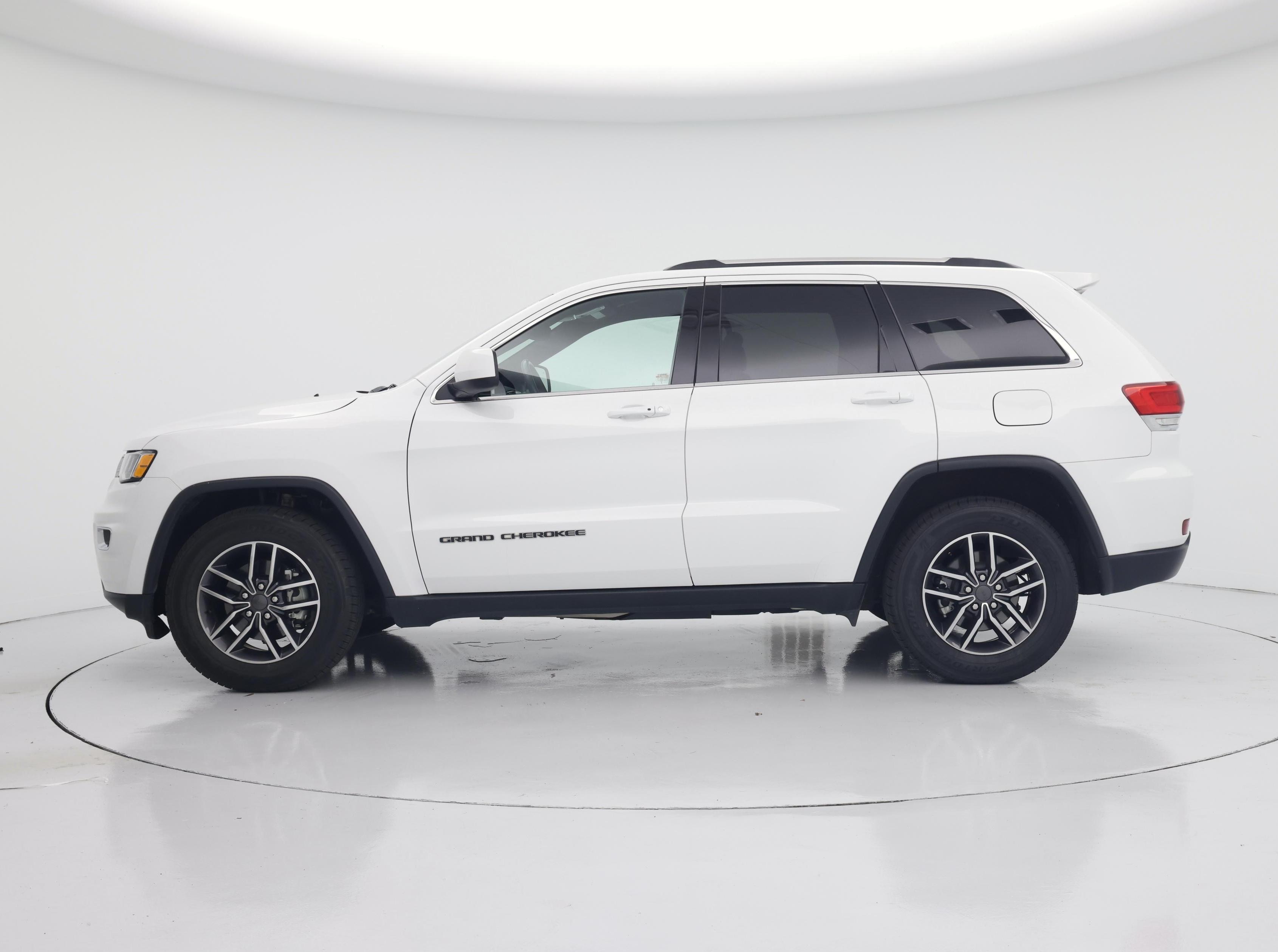 Thumbnail: 2019 Jeep Grand Cherokee - 3
