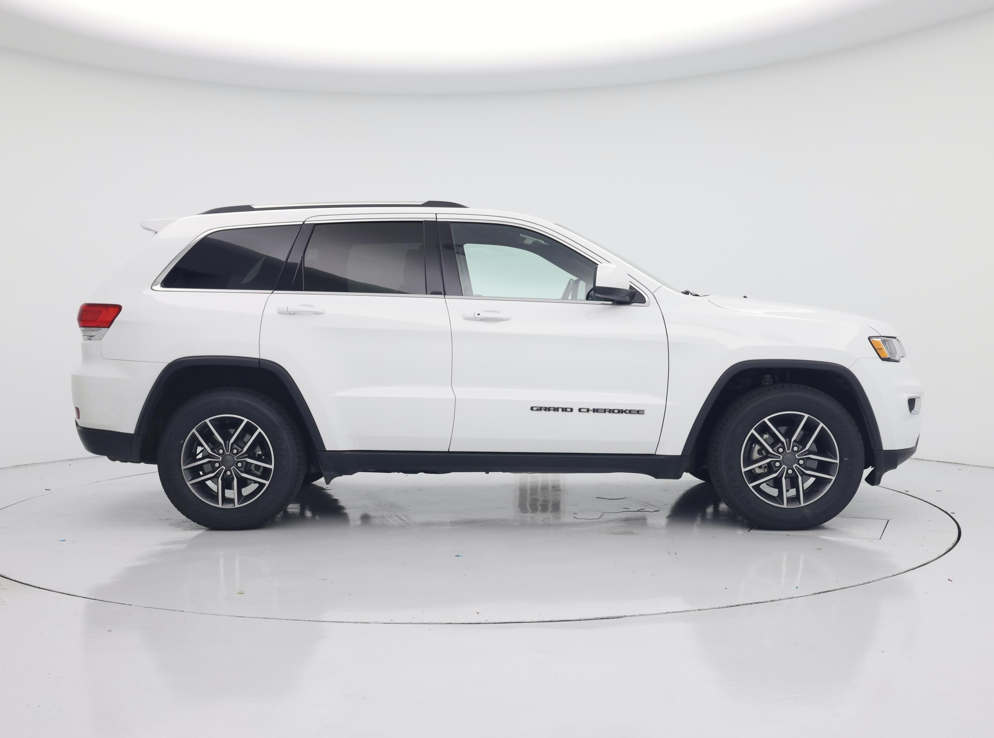 Thumbnail: 2019 Jeep Grand Cherokee - 7