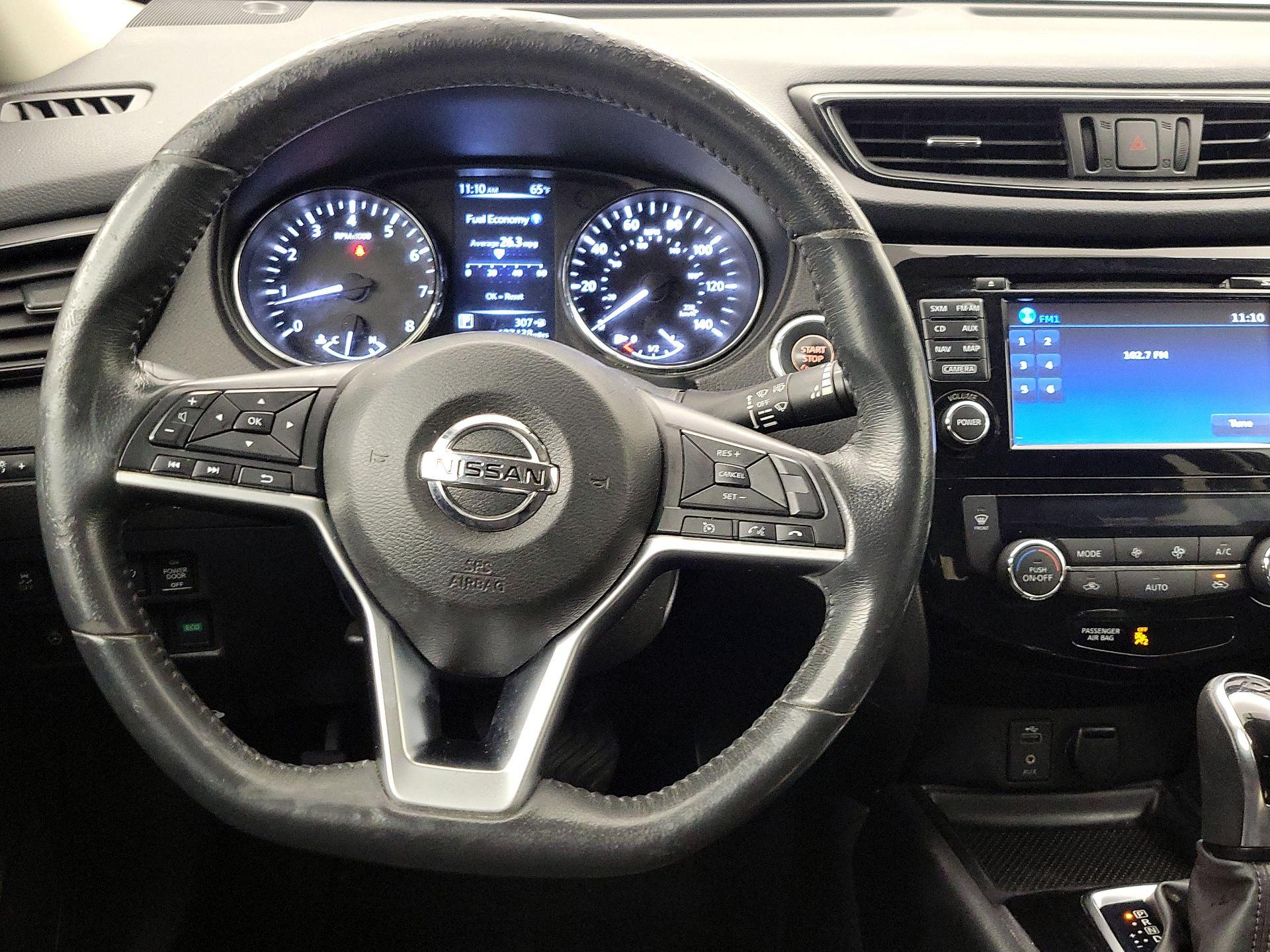 Thumbnail: 2017 Nissan Rogue - 10