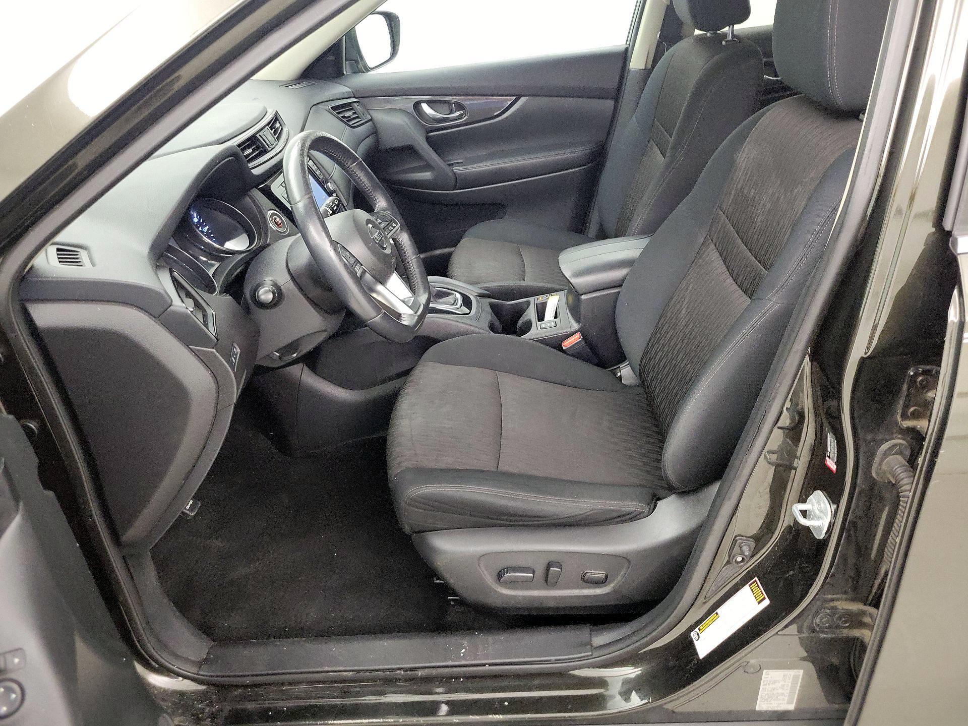 Thumbnail: 2017 Nissan Rogue - 11