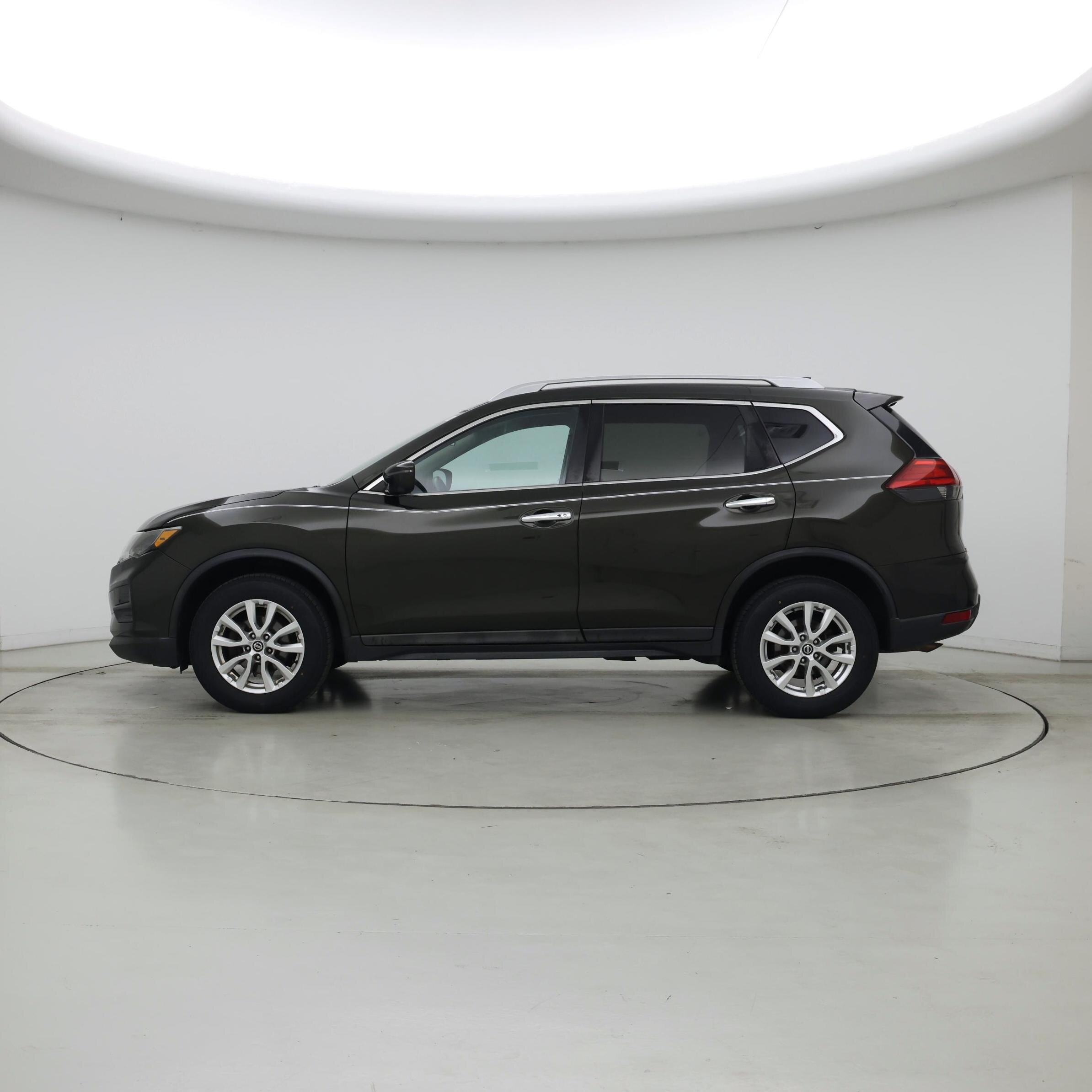 Thumbnail: 2017 Nissan Rogue - 3