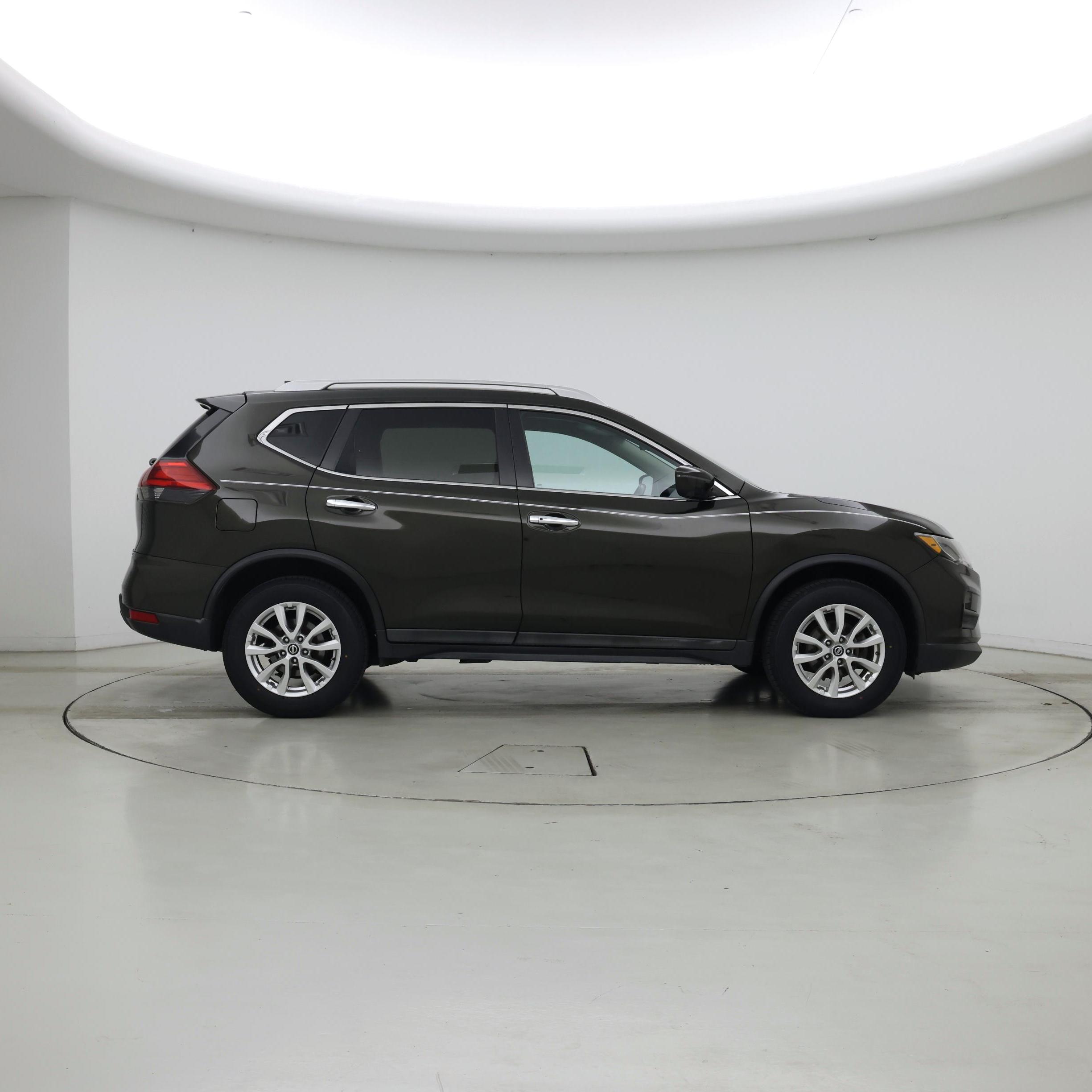 Thumbnail: 2017 Nissan Rogue - 7
