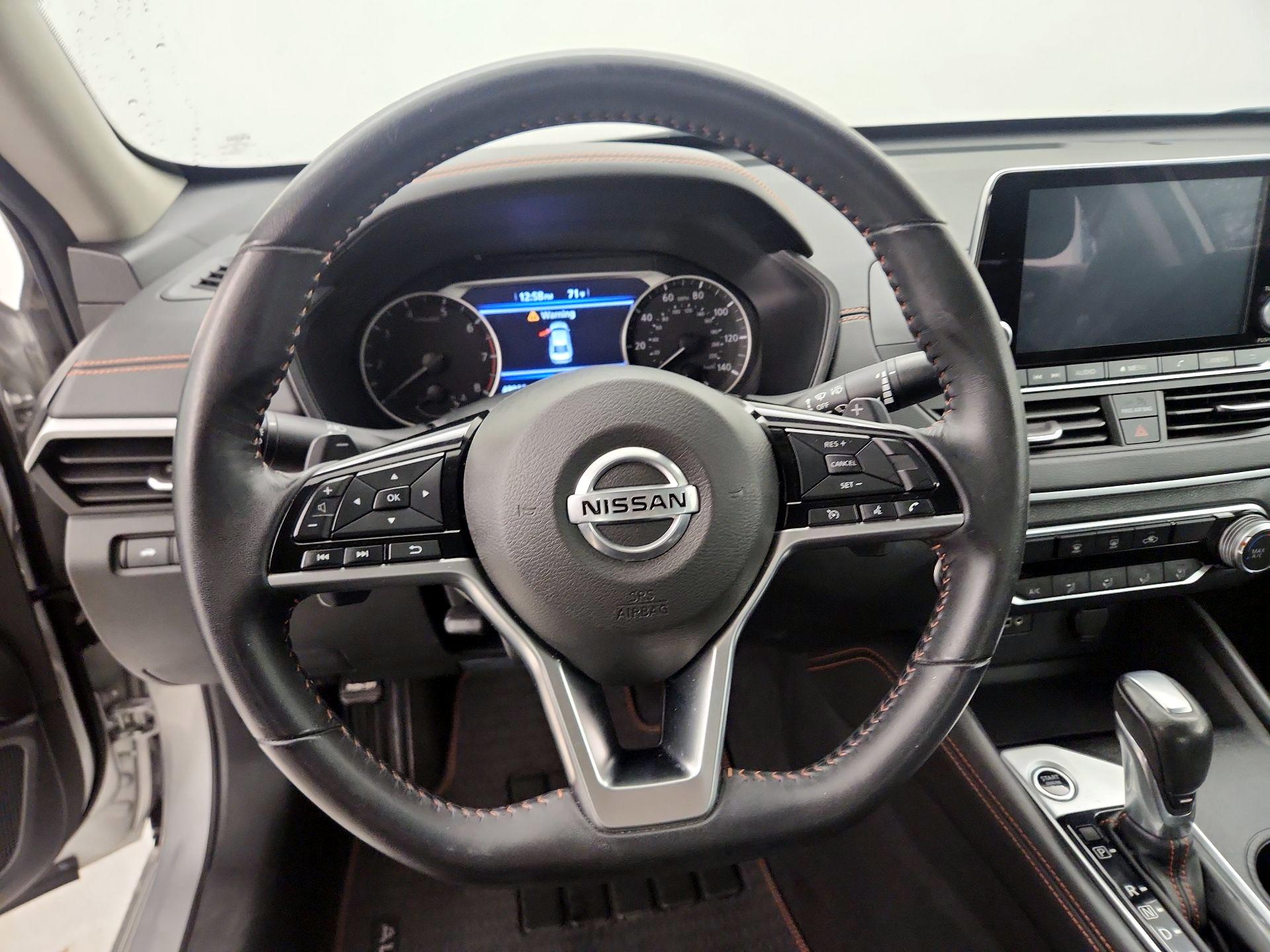 Thumbnail: 2020 Nissan Altima - 10