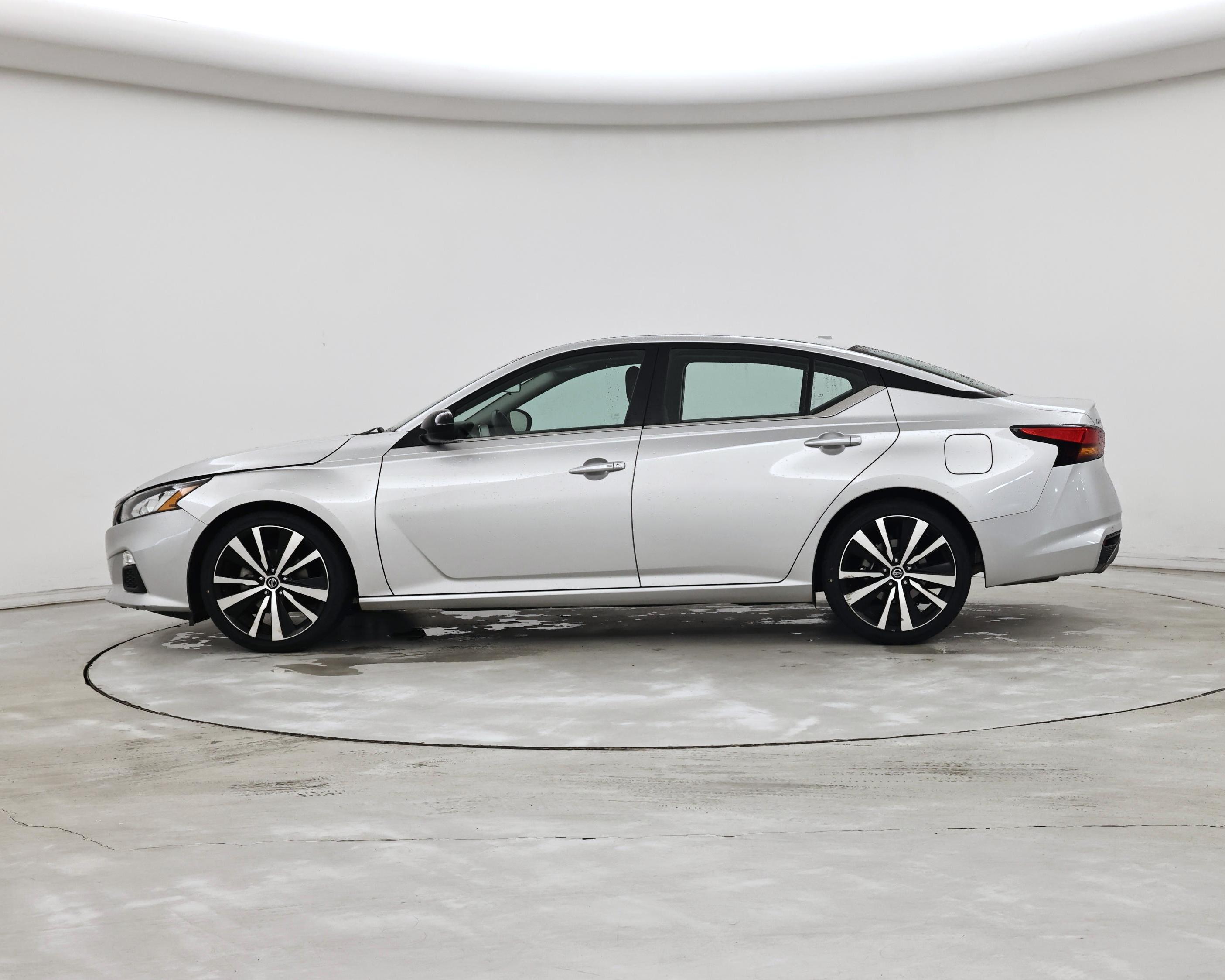 Thumbnail: 2020 Nissan Altima - 3