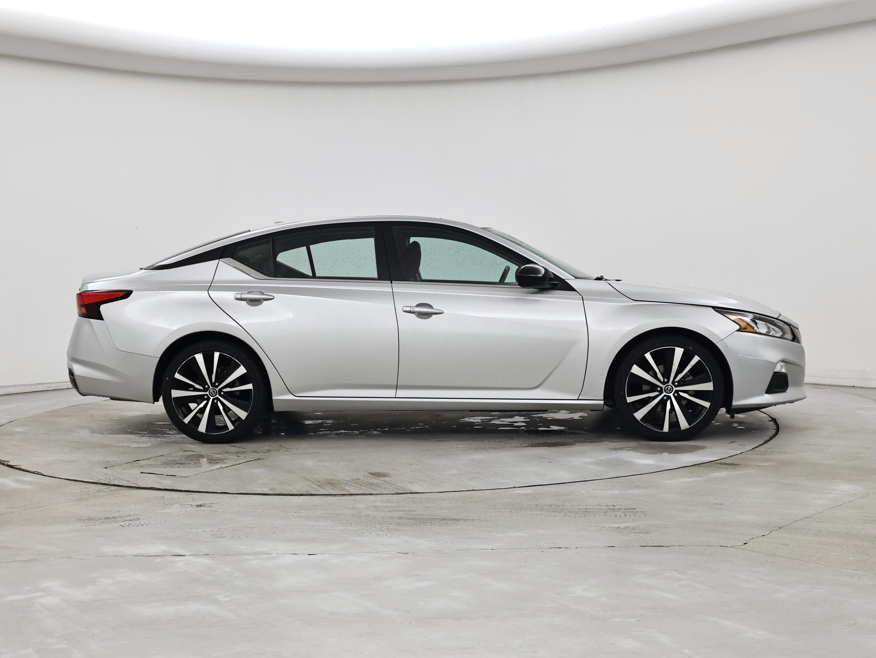 Thumbnail: 2020 Nissan Altima - 7