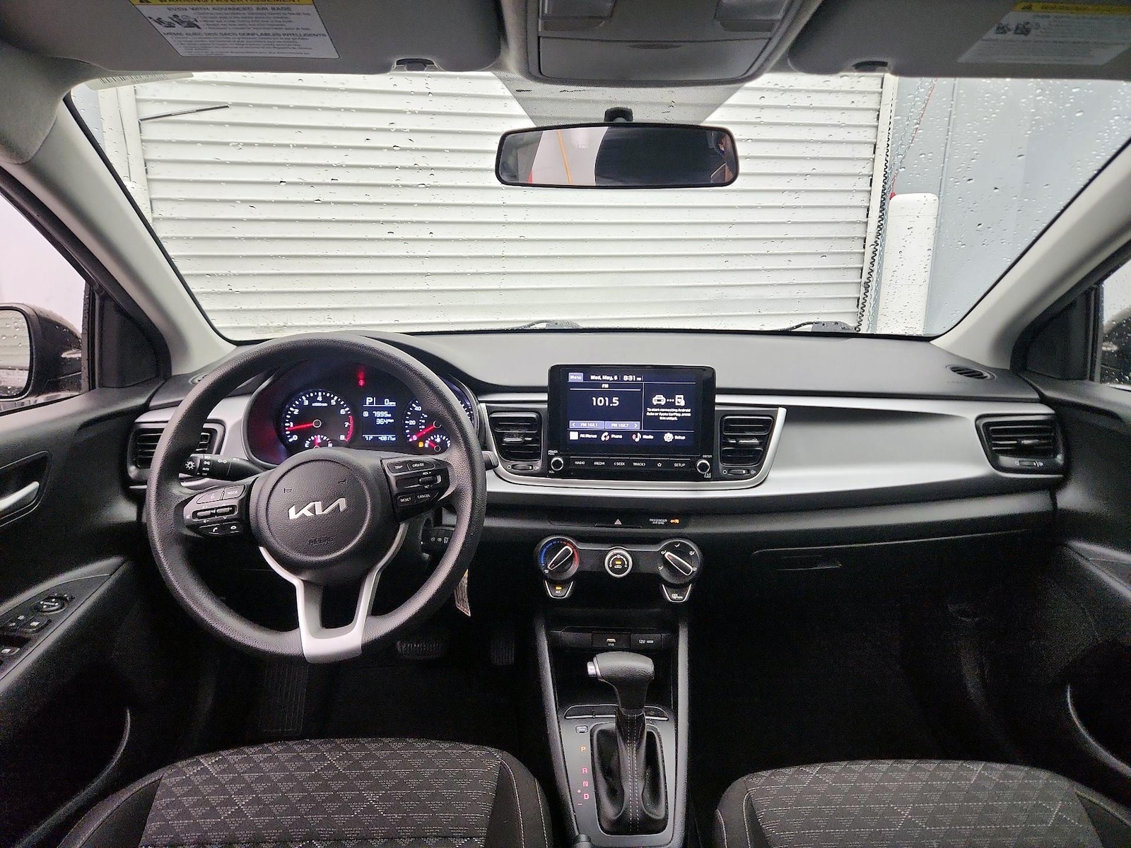 2022 Kia Rio 5-Door S - Photo 10