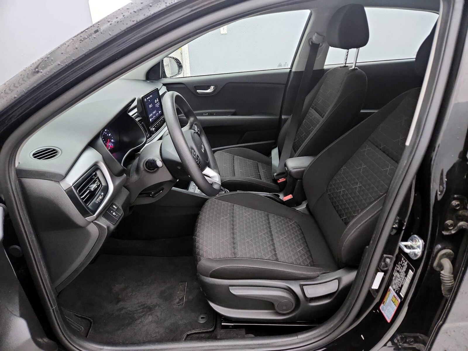 2022 Kia Rio 5-Door S - Photo 12