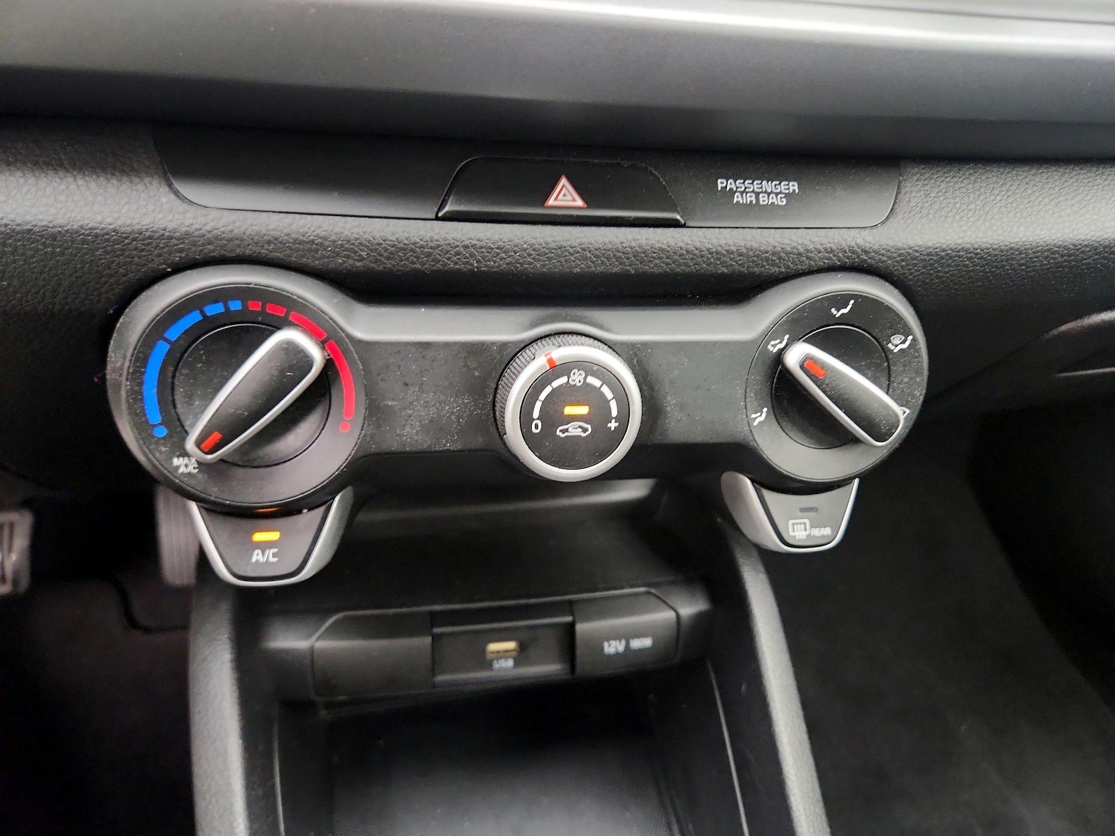 2022 Kia Rio 5-Door S - Photo 17