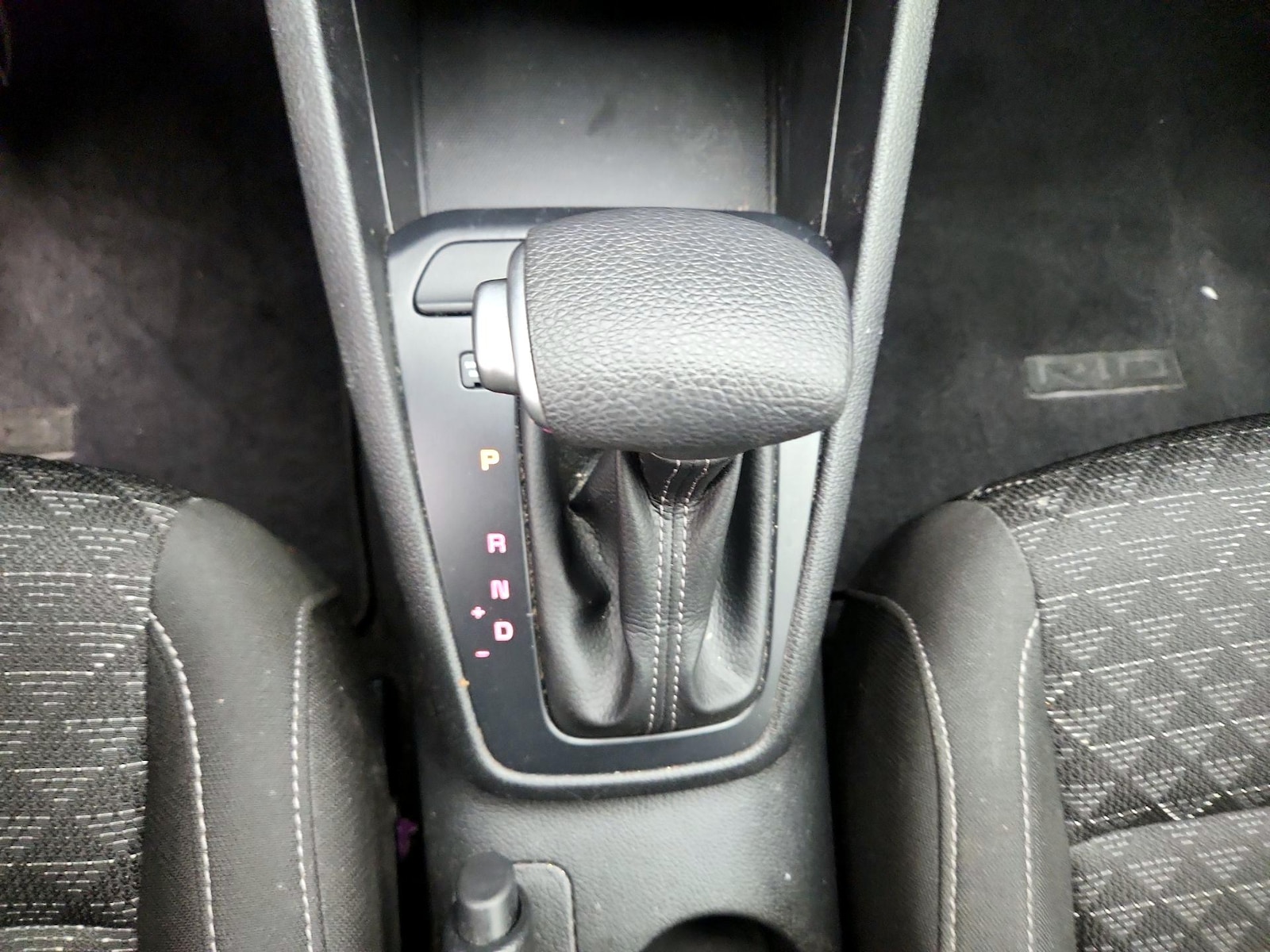 2022 Kia Rio 5-Door S - Photo 18