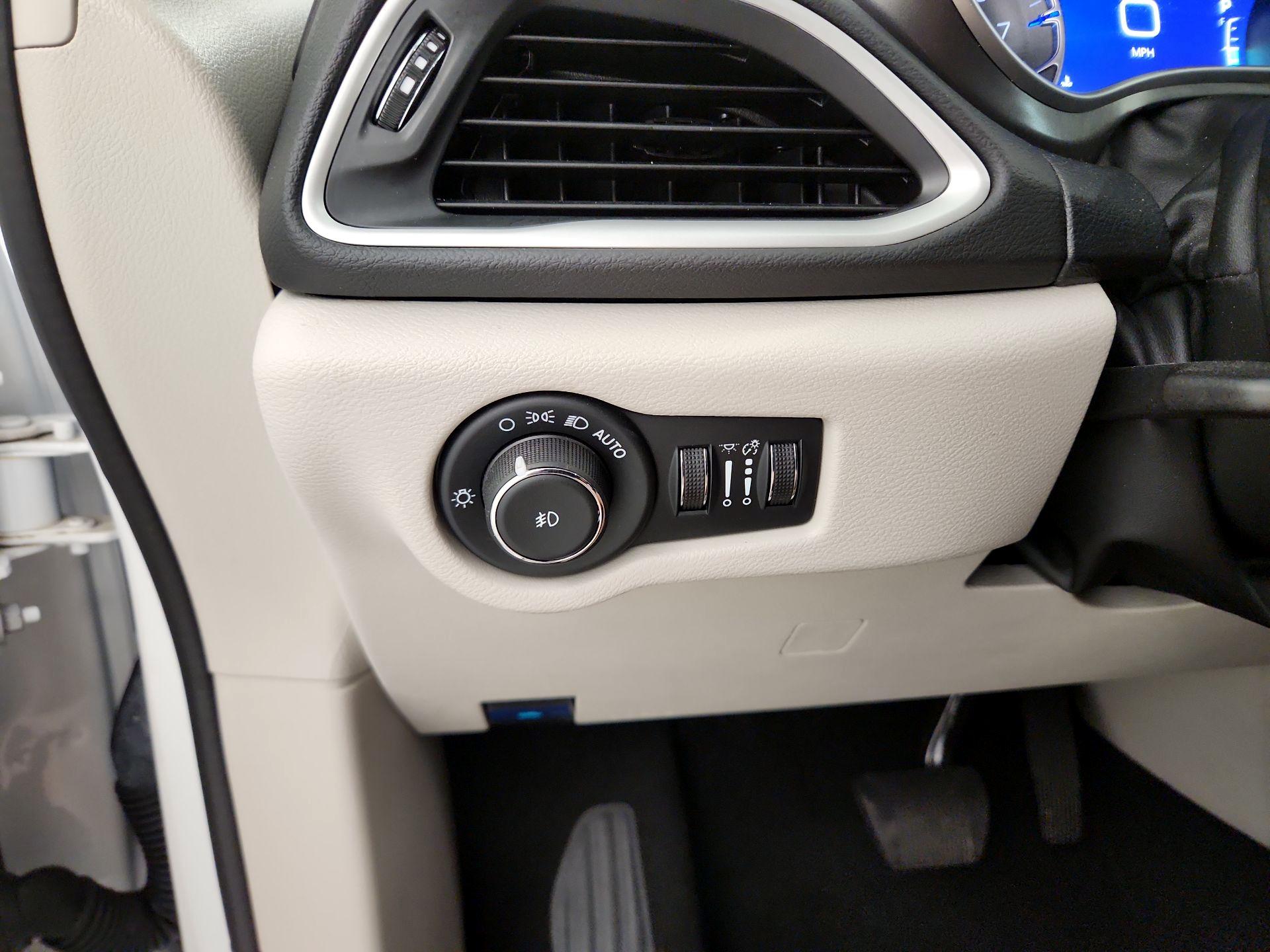 Thumbnail: 2024 Chrysler Pacifica - 13