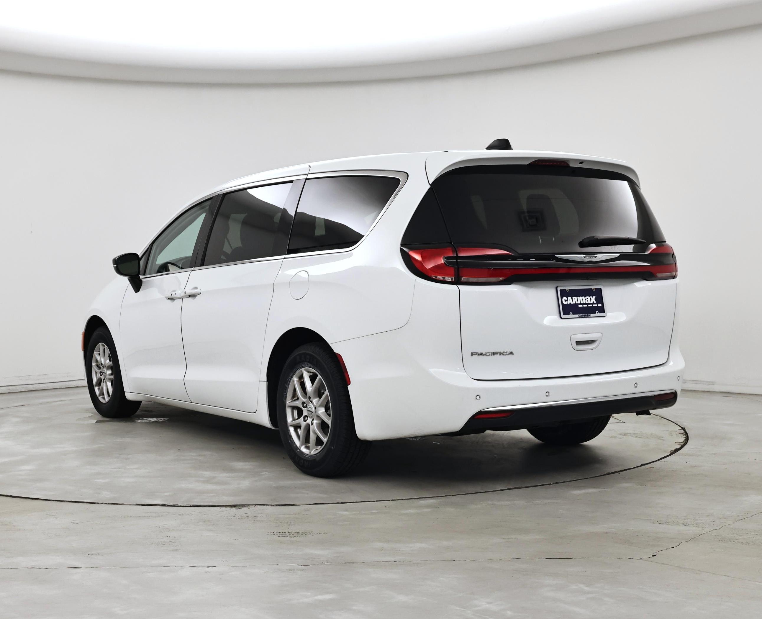 Thumbnail: 2024 Chrysler Pacifica - 2