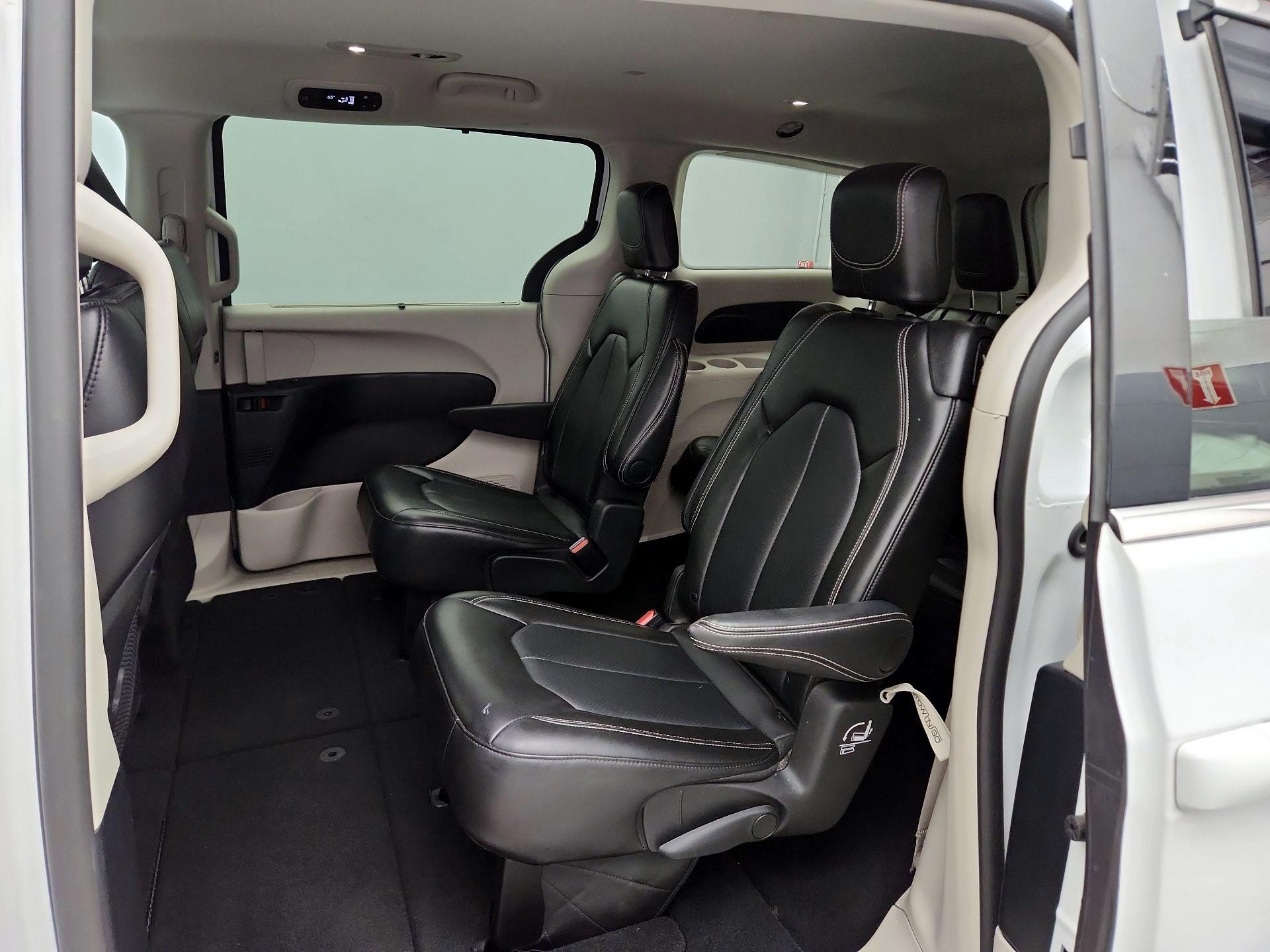 Thumbnail: 2024 Chrysler Pacifica - 19