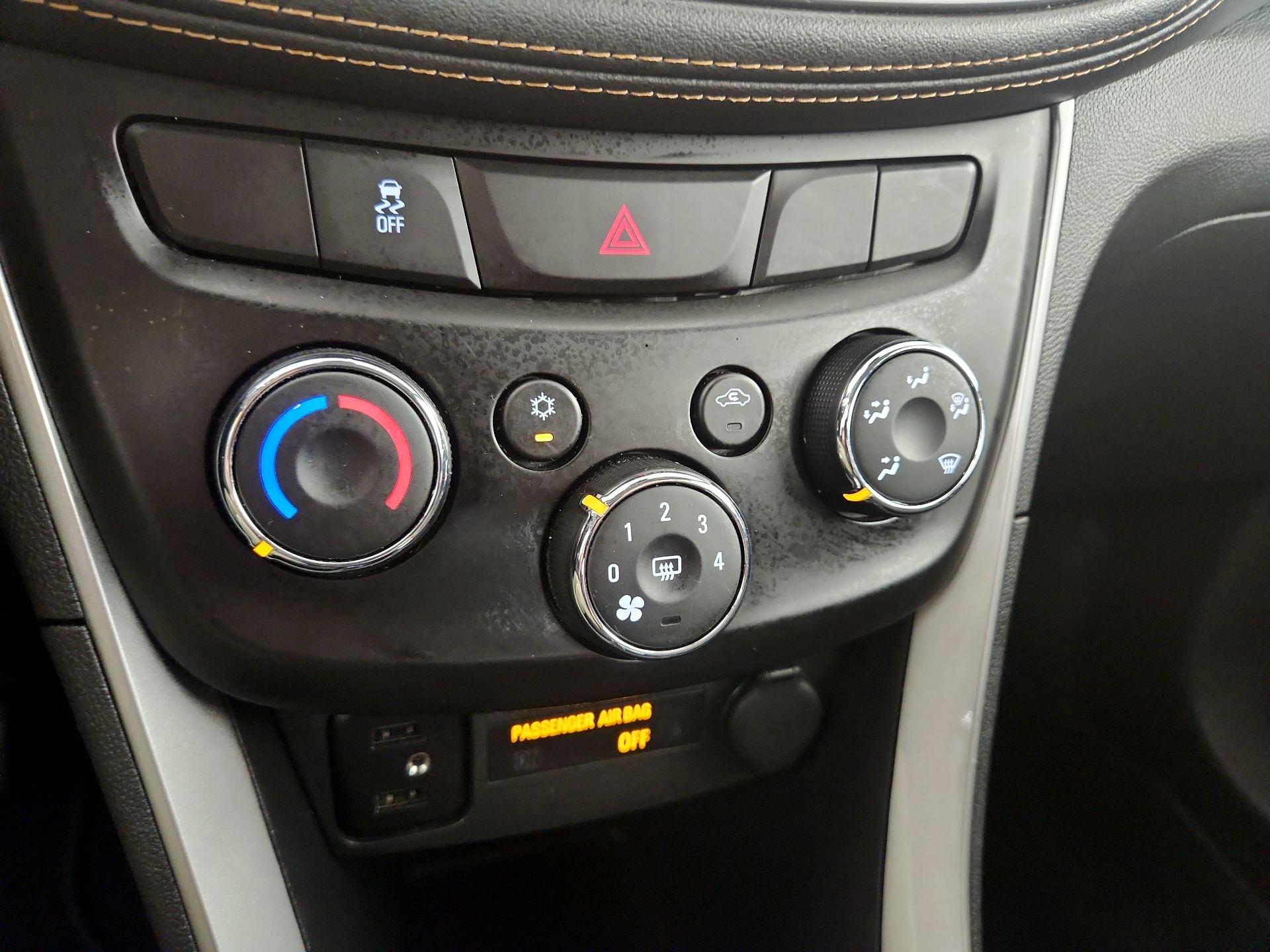 Thumbnail: 2021 Chevrolet Trax - 16