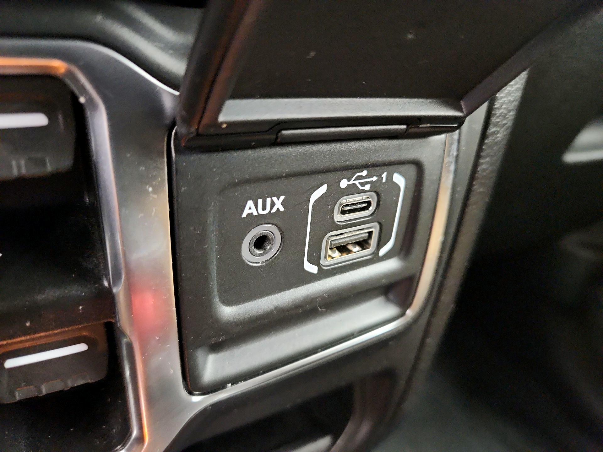 Thumbnail: 2022 Jeep Wrangler - 19