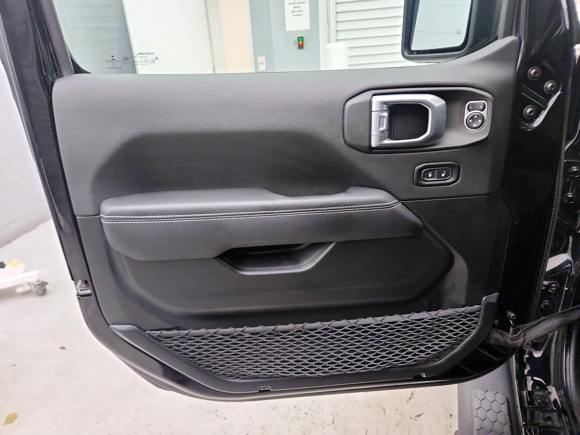 Thumbnail: 2021 Jeep Wrangler - 12