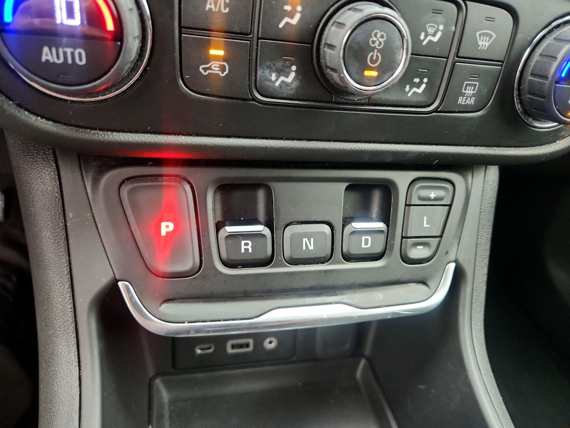 Thumbnail: 2021 GMC Terrain - 18