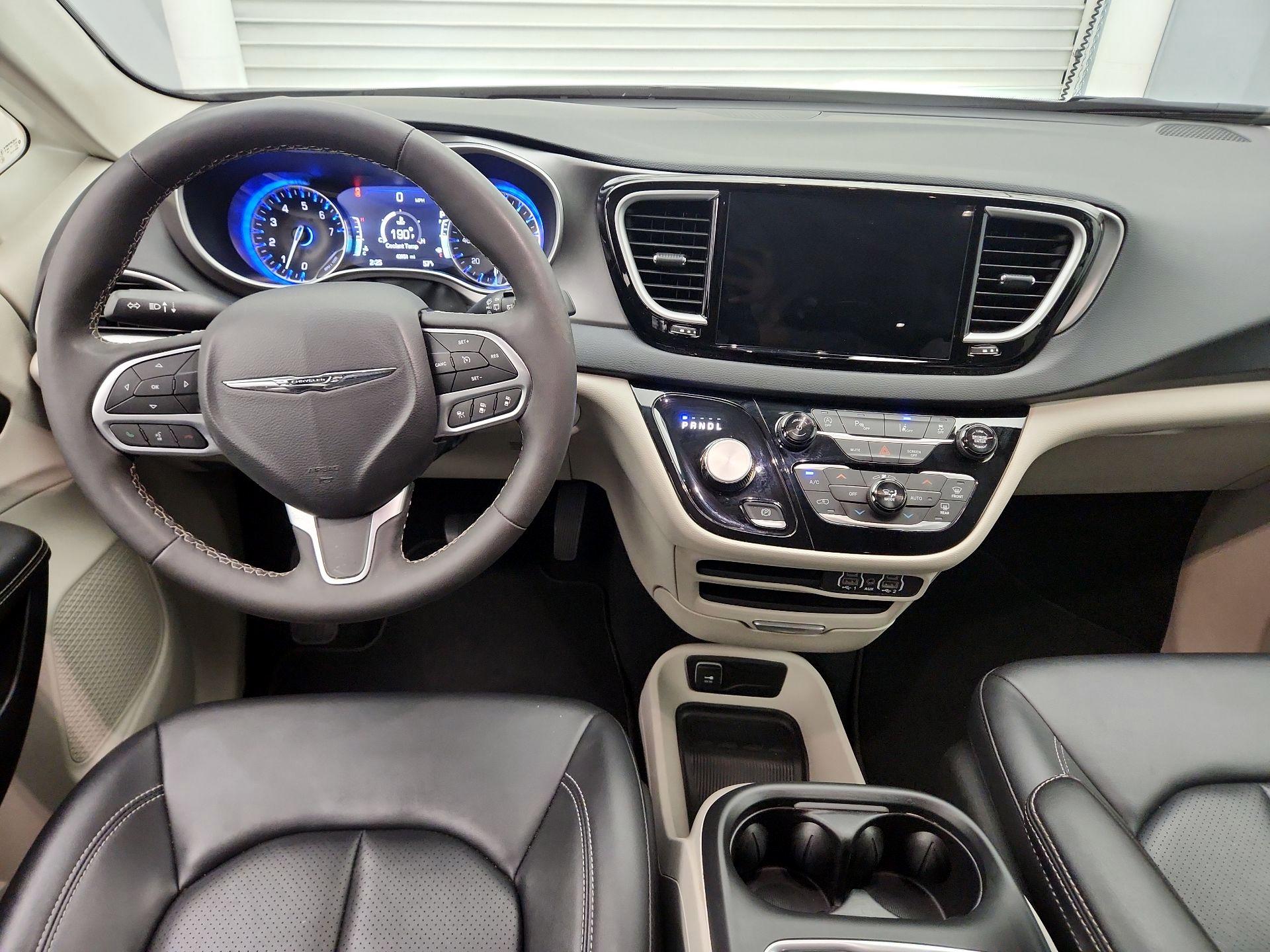 Thumbnail: 2024 Chrysler Pacifica - 9