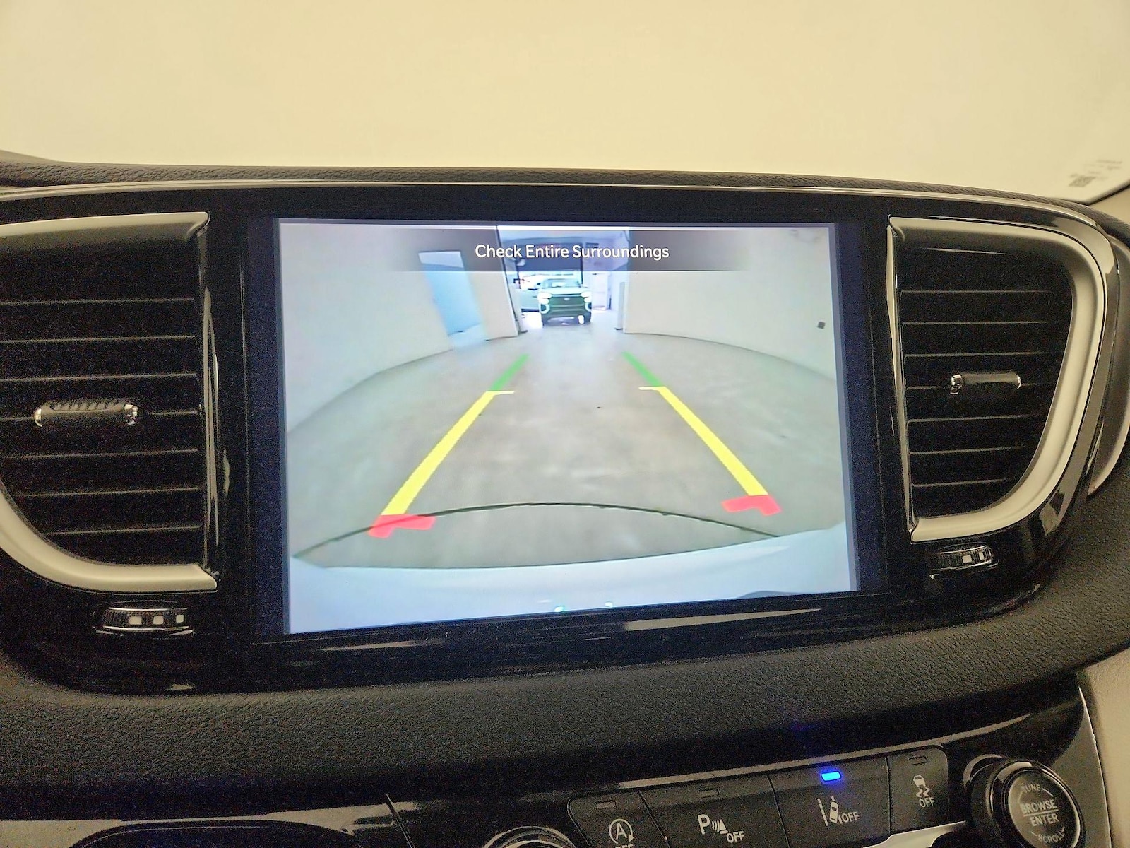 2024 Chrysler Pacifica Touring L - Photo 15
