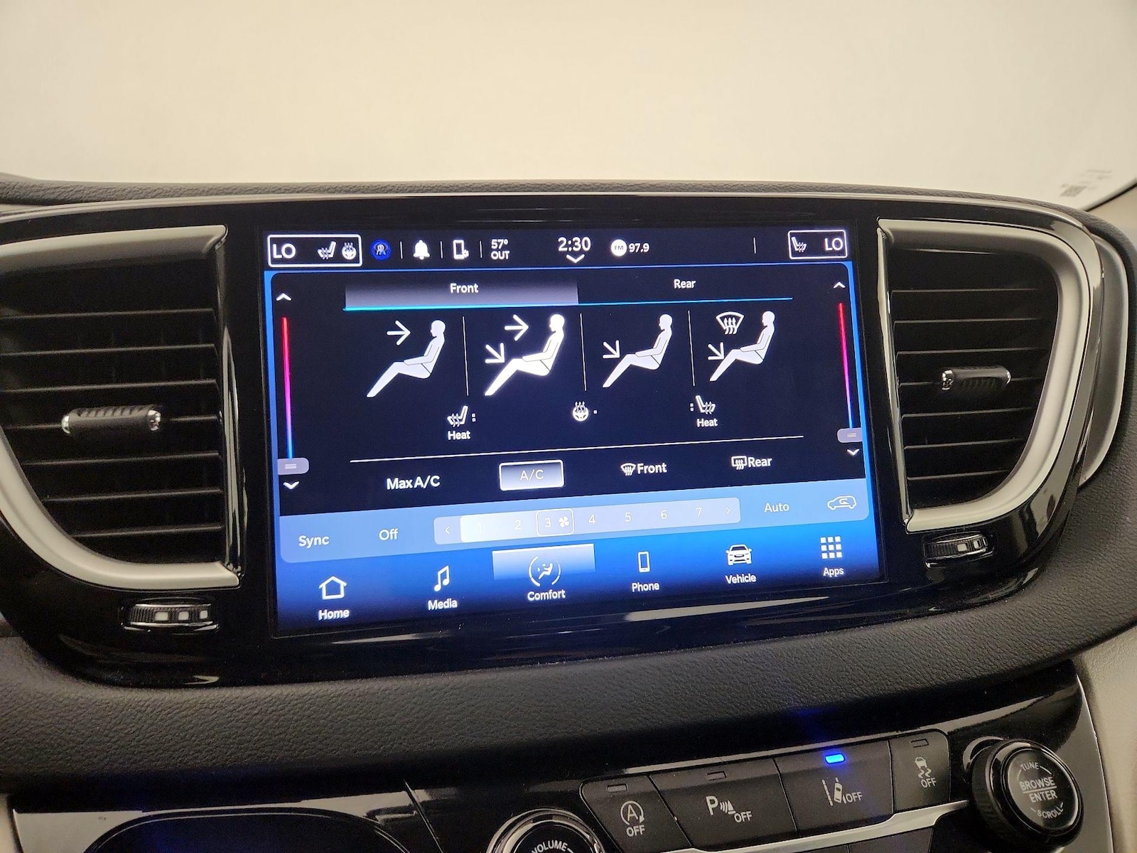 2024 Chrysler Pacifica Touring L - Photo 17