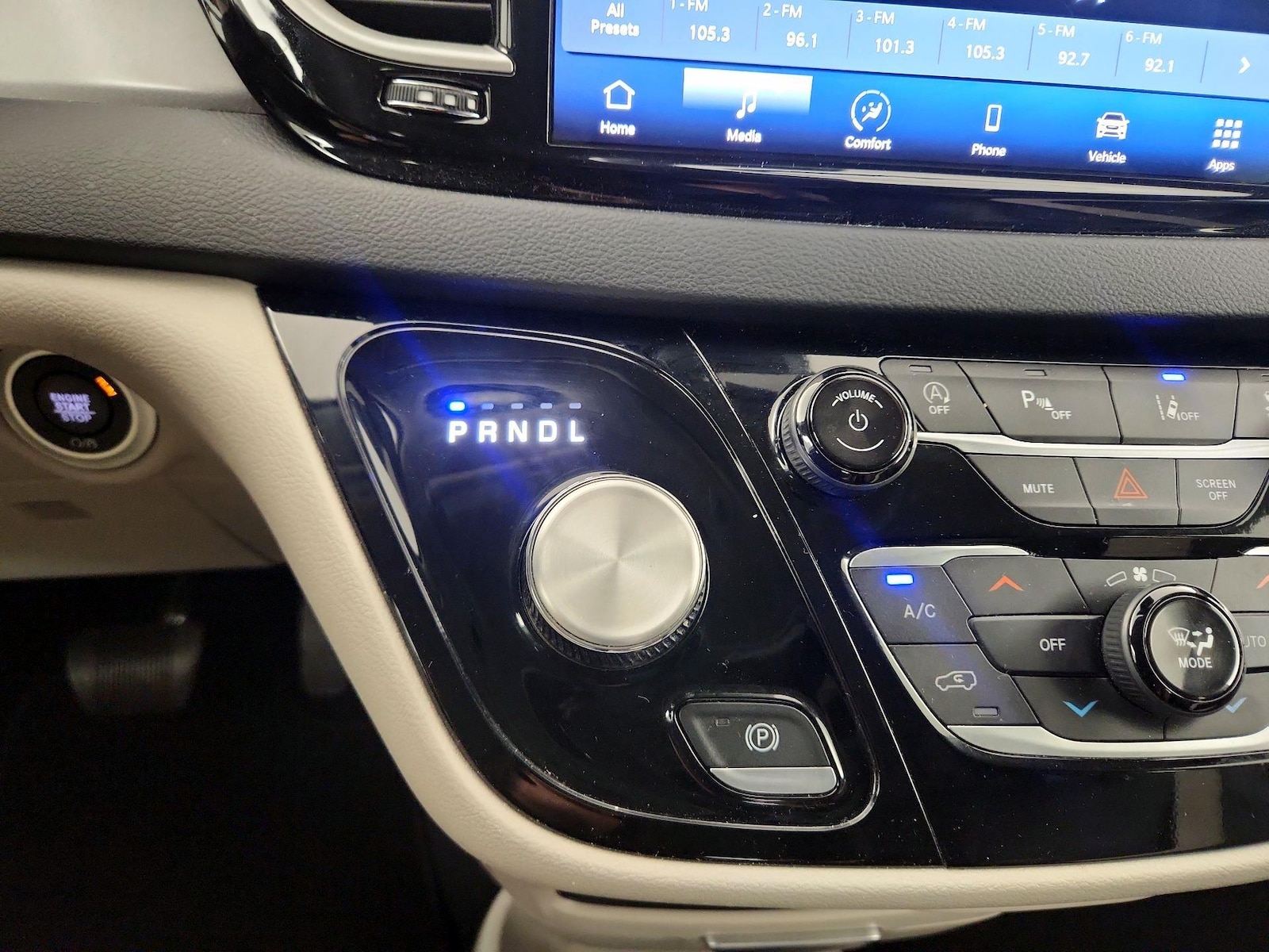 2024 Chrysler Pacifica Touring L - Photo 18