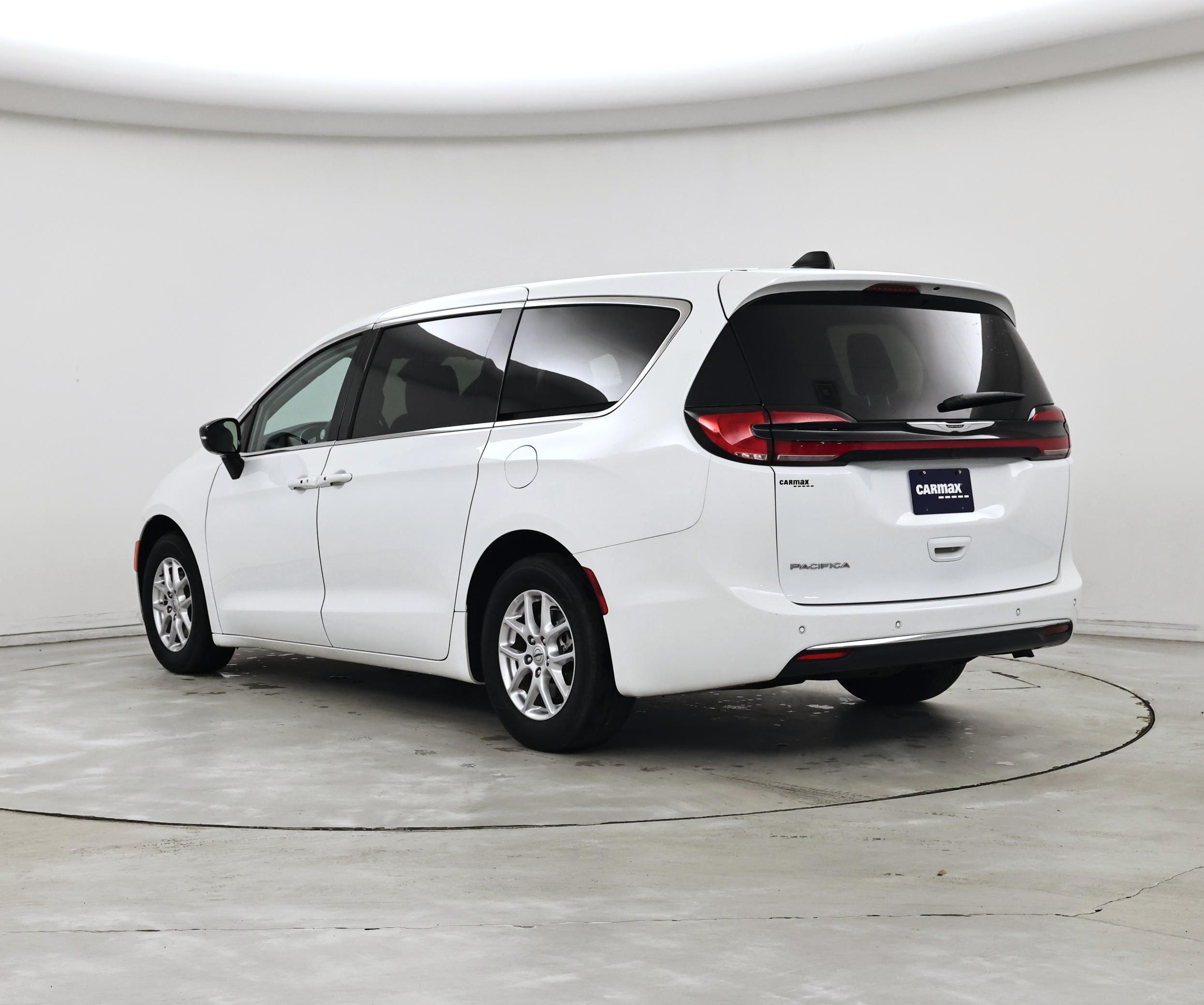 Thumbnail: 2024 Chrysler Pacifica - 2