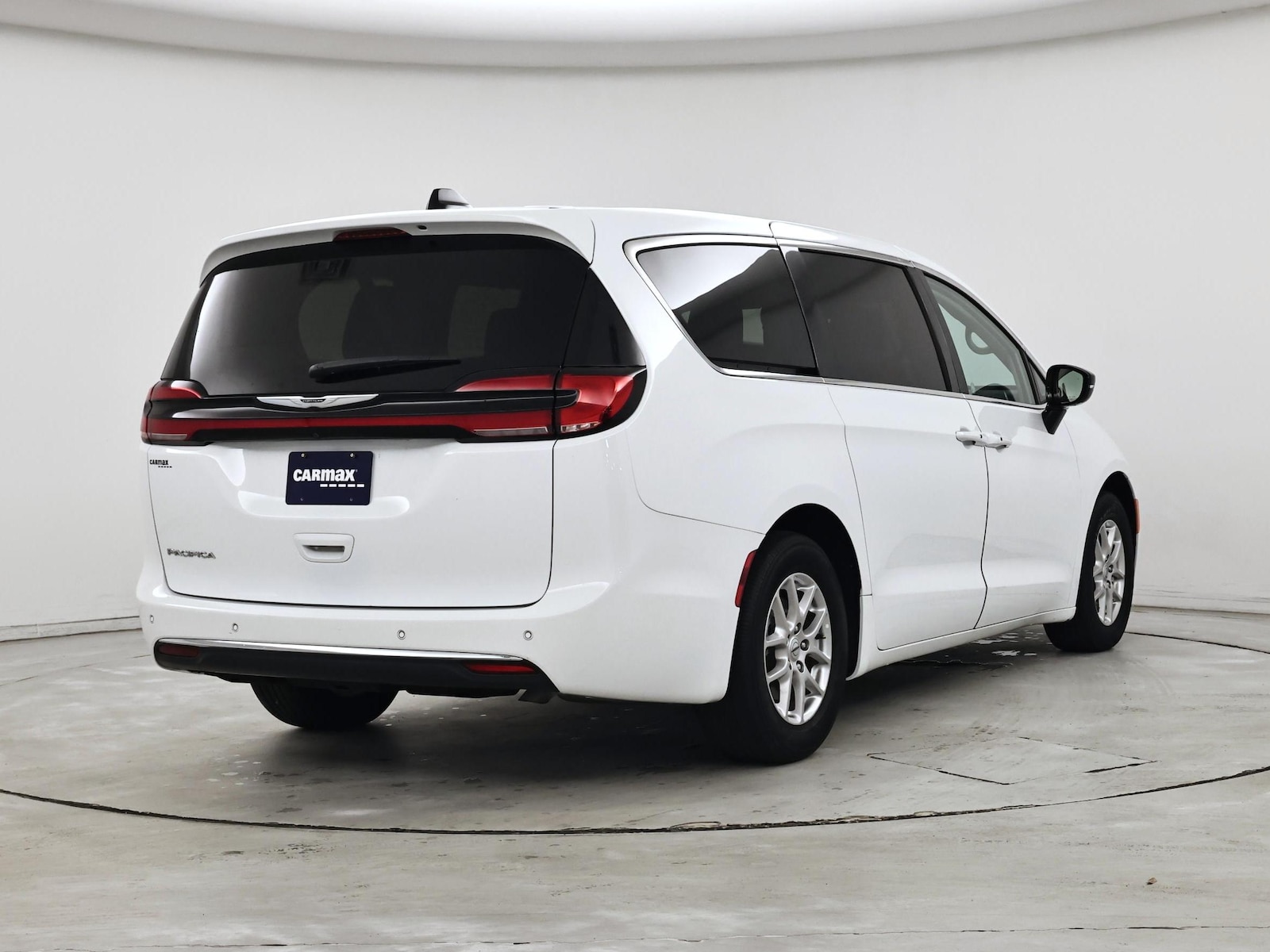 2024 Chrysler Pacifica Touring L - Photo 9