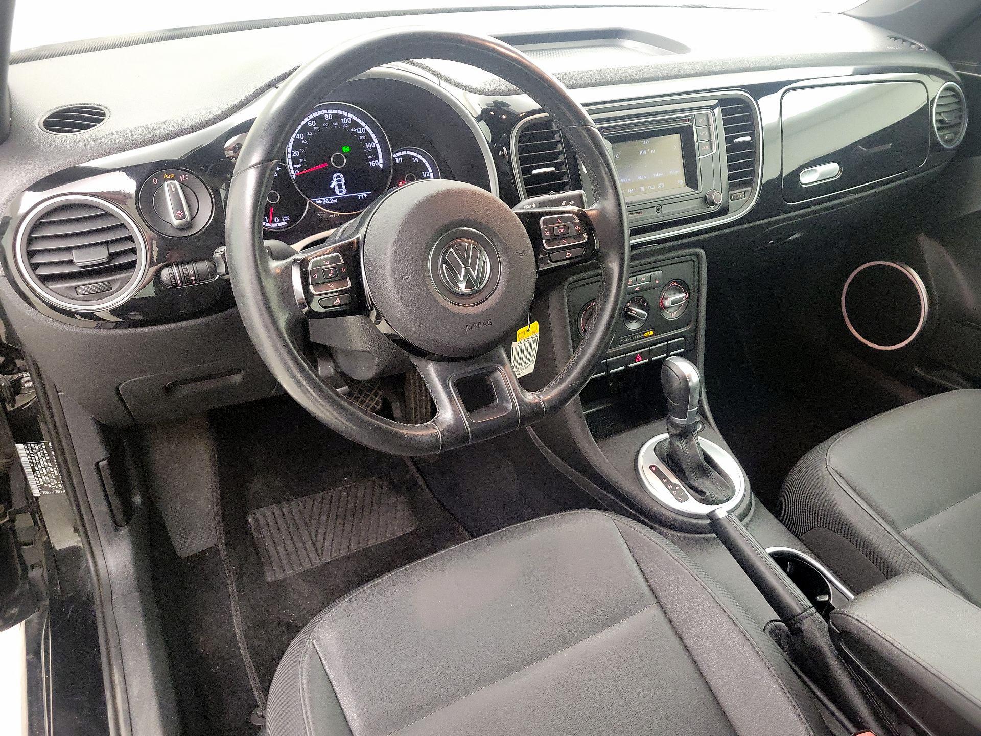 Thumbnail: 2016 Volkswagen Beetle - 9