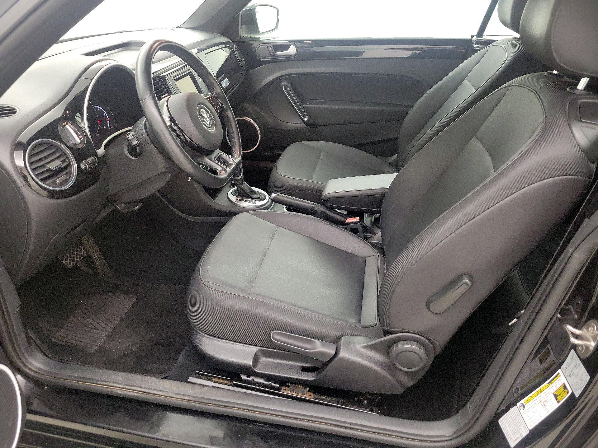 Thumbnail: 2016 Volkswagen Beetle - 11