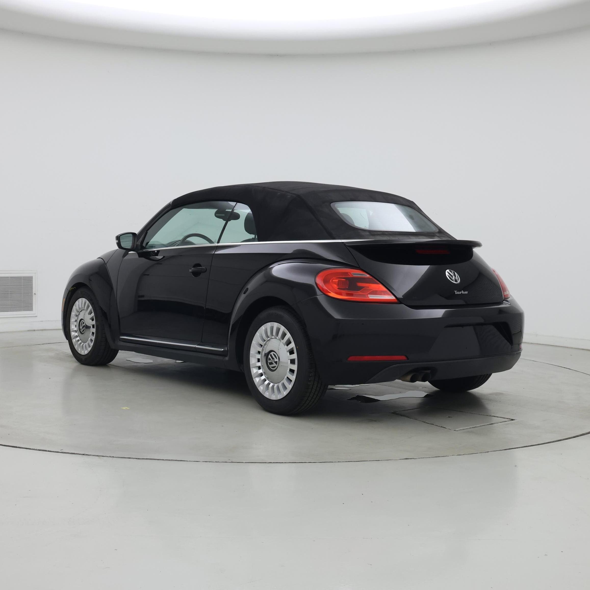 Thumbnail: 2016 Volkswagen Beetle - 2