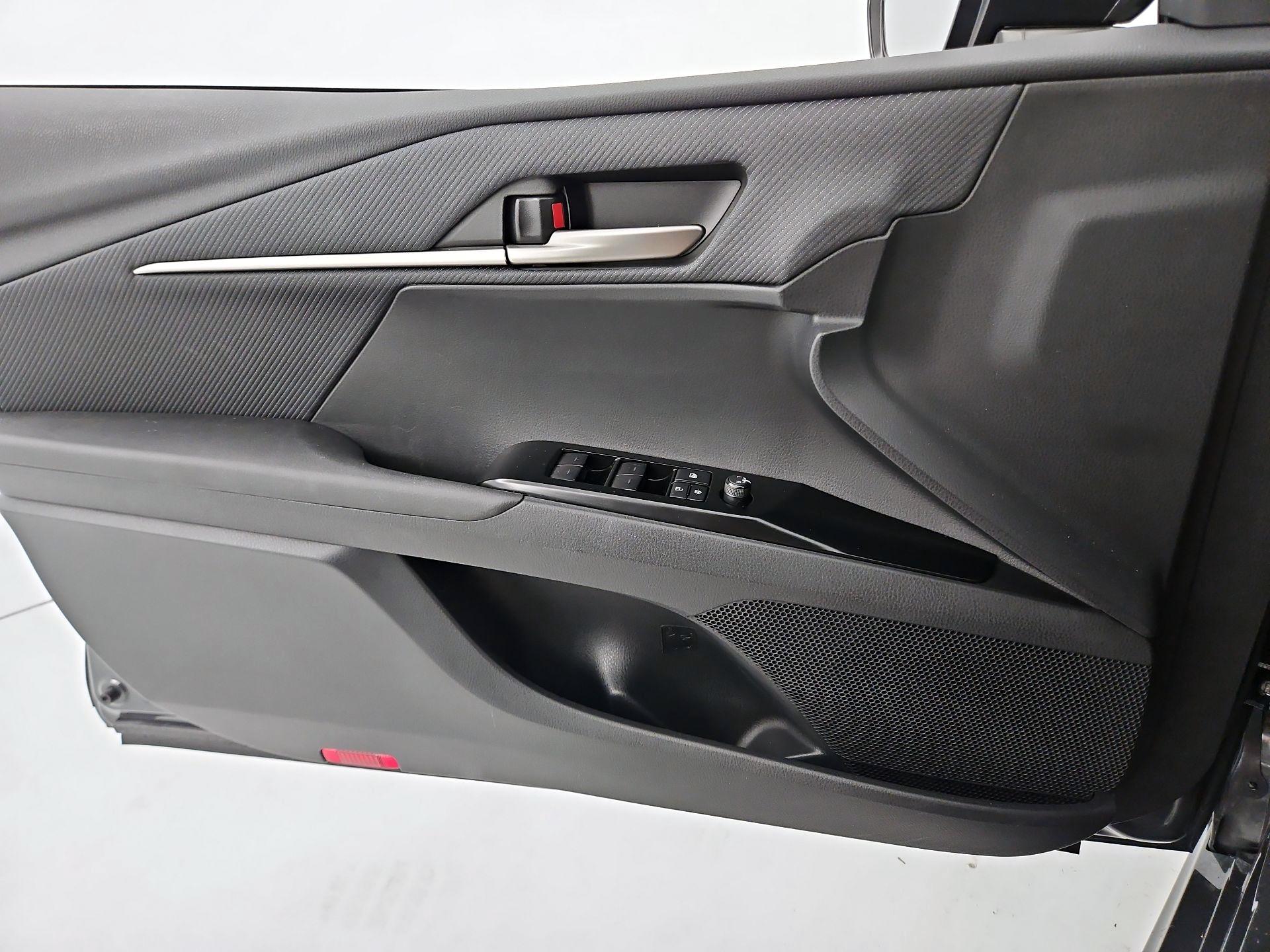 Thumbnail: 2025 Toyota Camry - 12