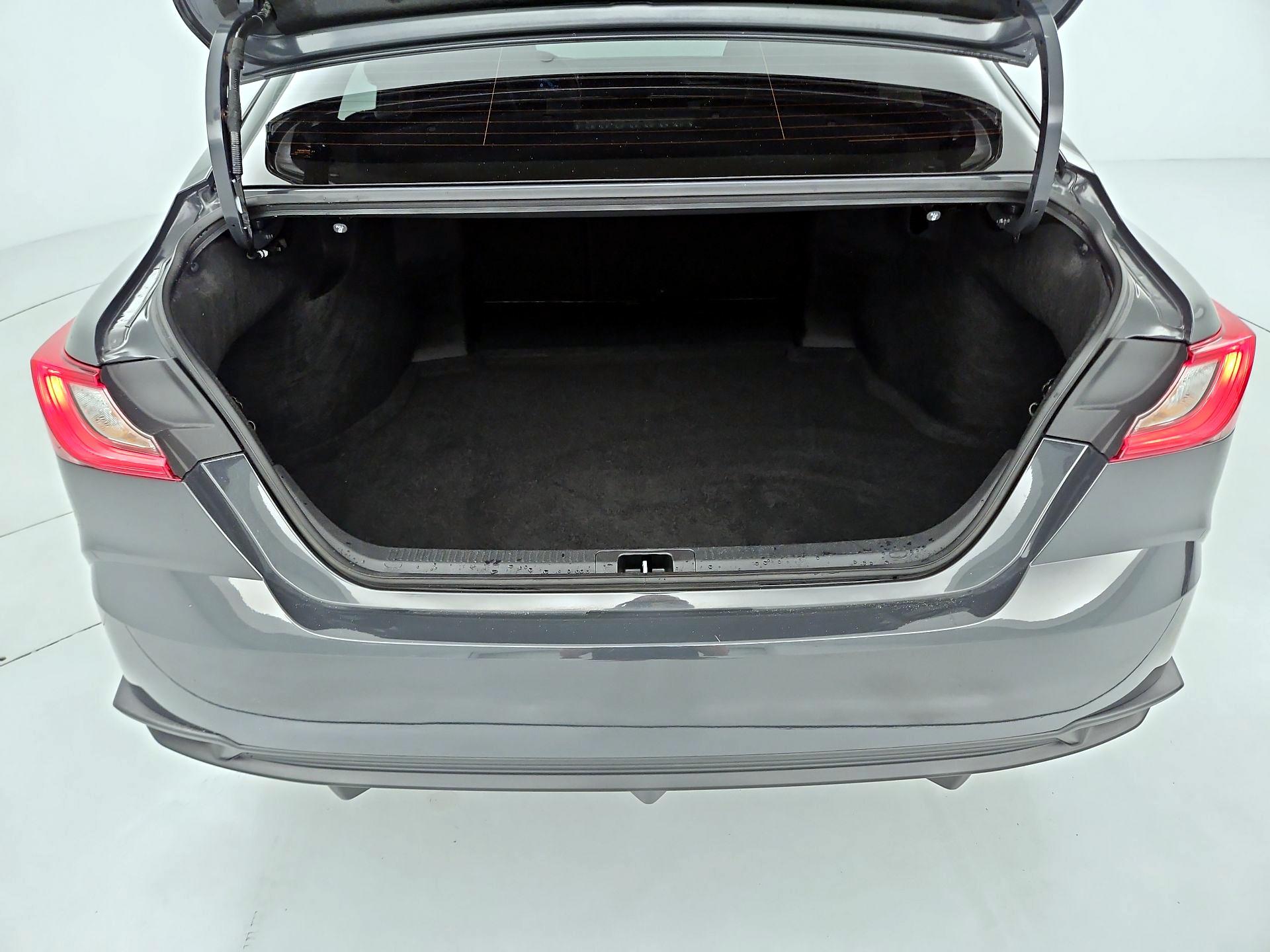 Thumbnail: 2025 Toyota Camry - 20