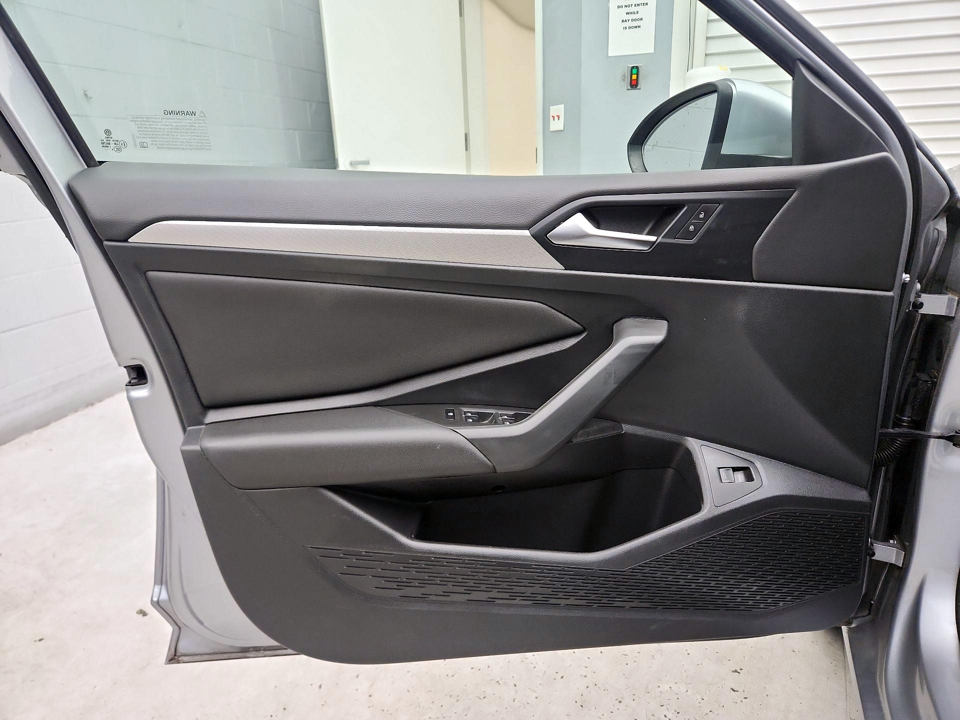 Thumbnail: 2020 Volkswagen Jetta - 12