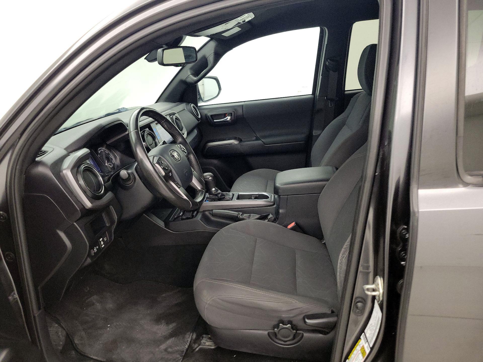 Thumbnail: 2019 Toyota Tacoma - 11