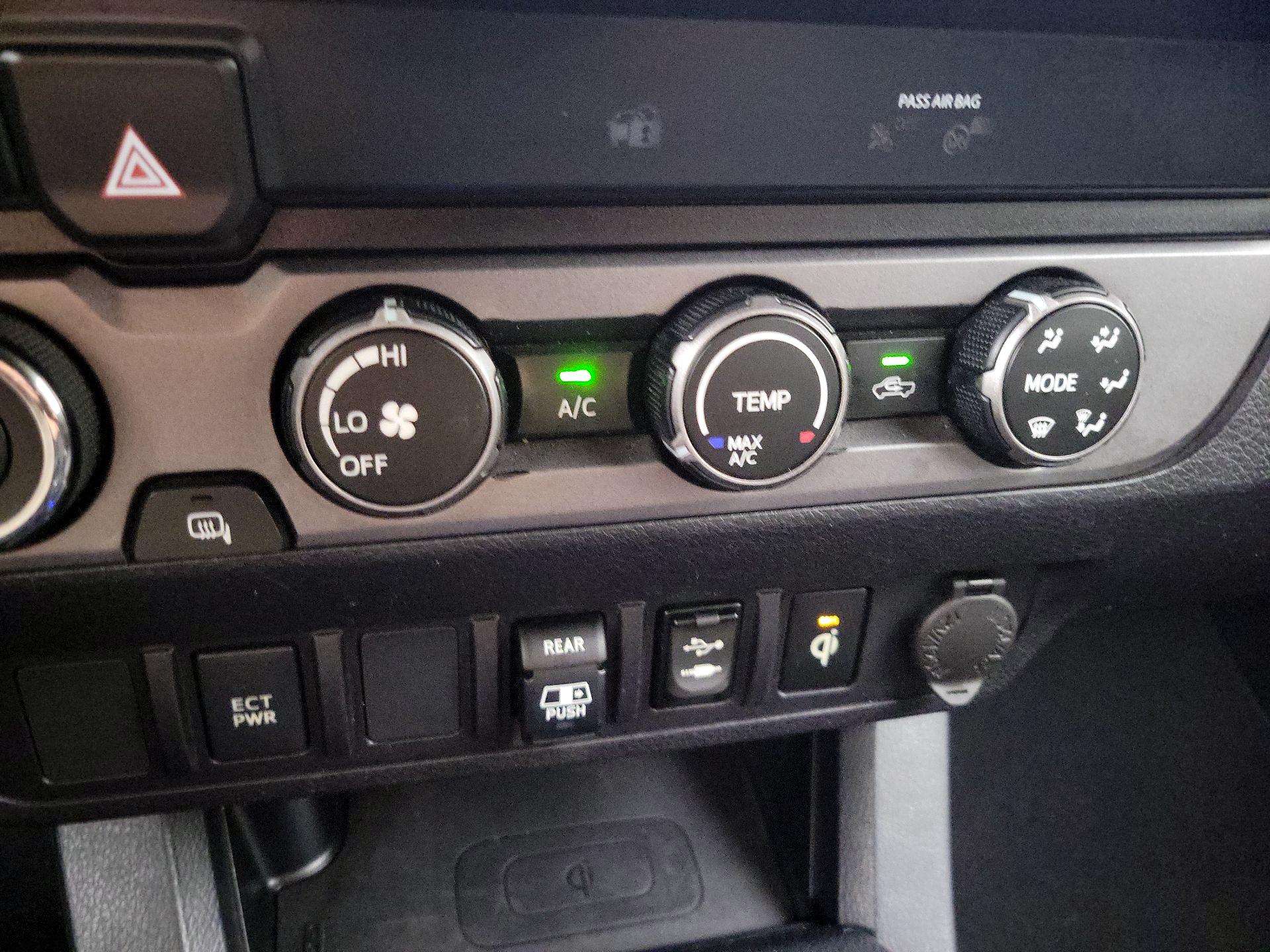 Thumbnail: 2019 Toyota Tacoma - 16